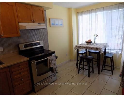 373 University Downs Cres