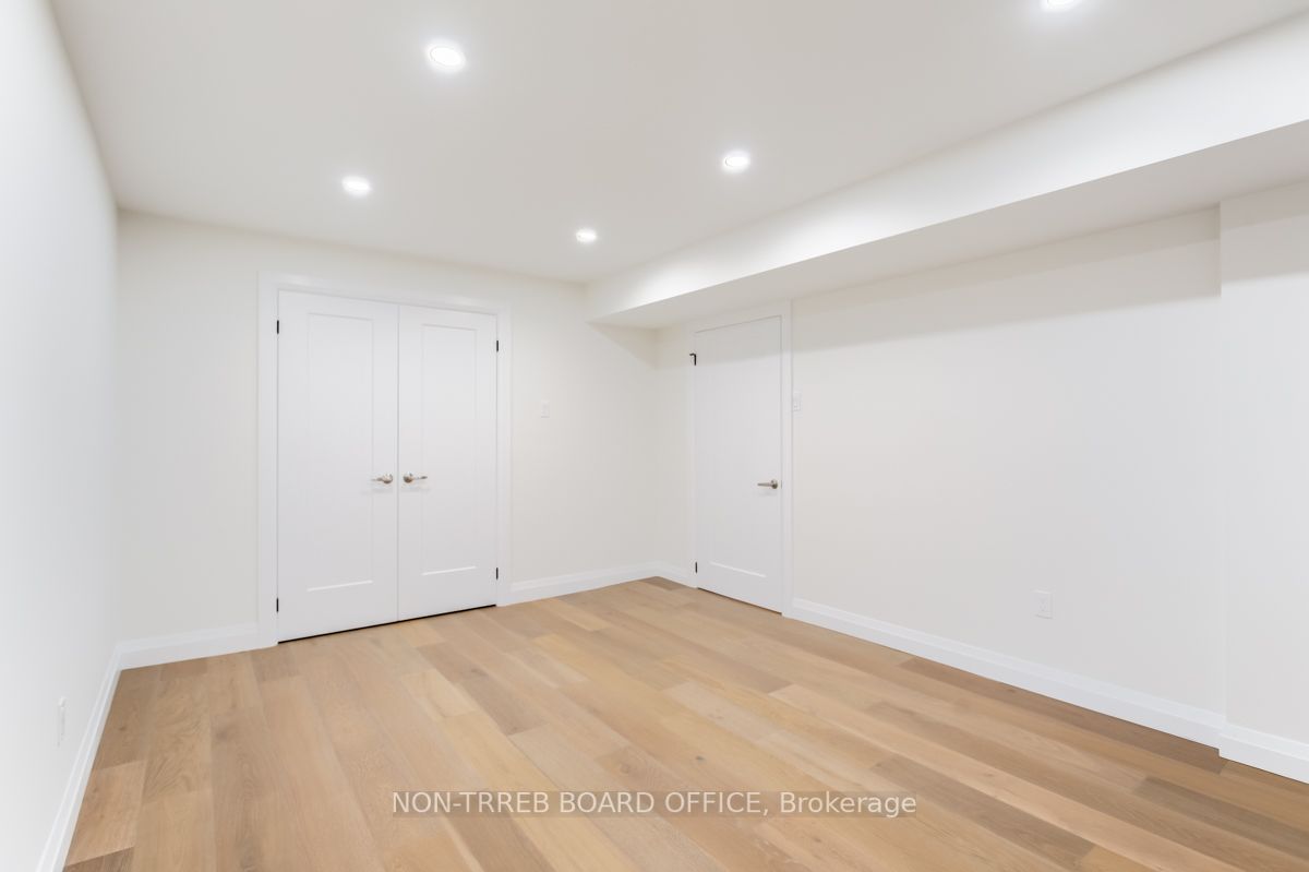 290 Lloyminn Ave
