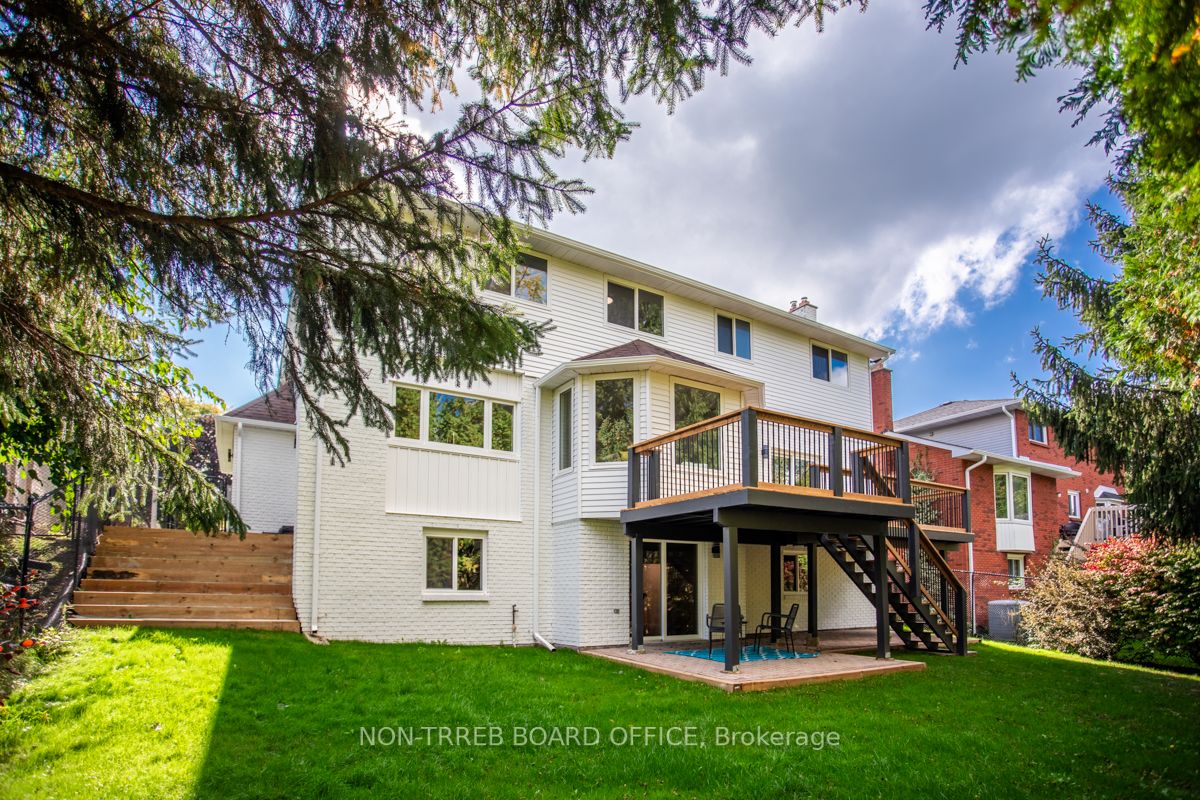 290 Lloyminn Ave