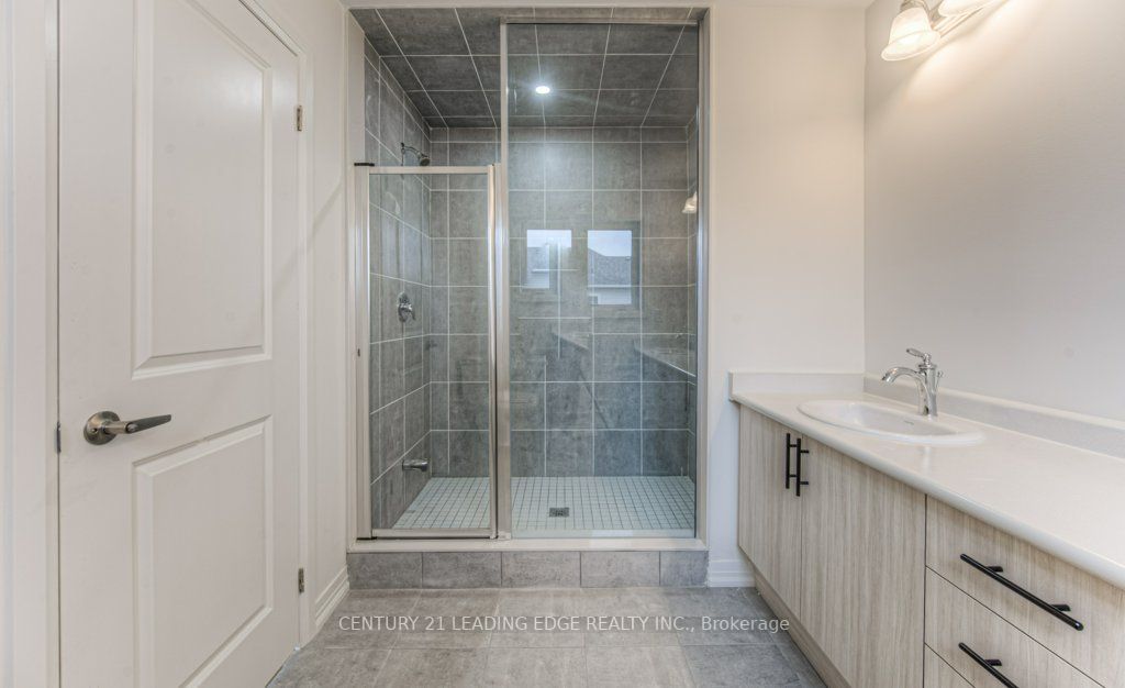 6 Crossmore Cres