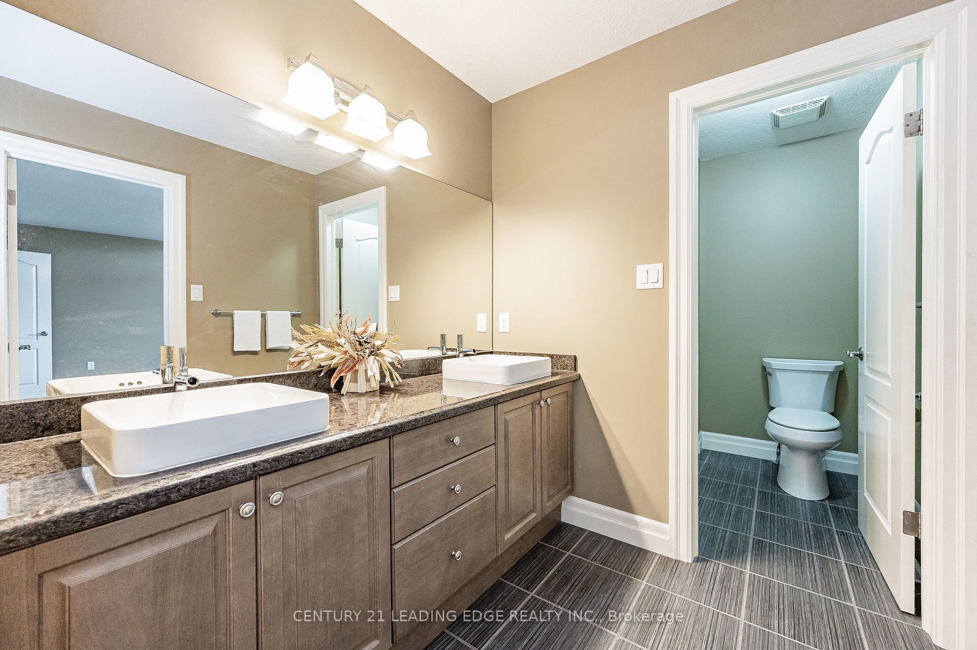 323 Terrace Wood Cres