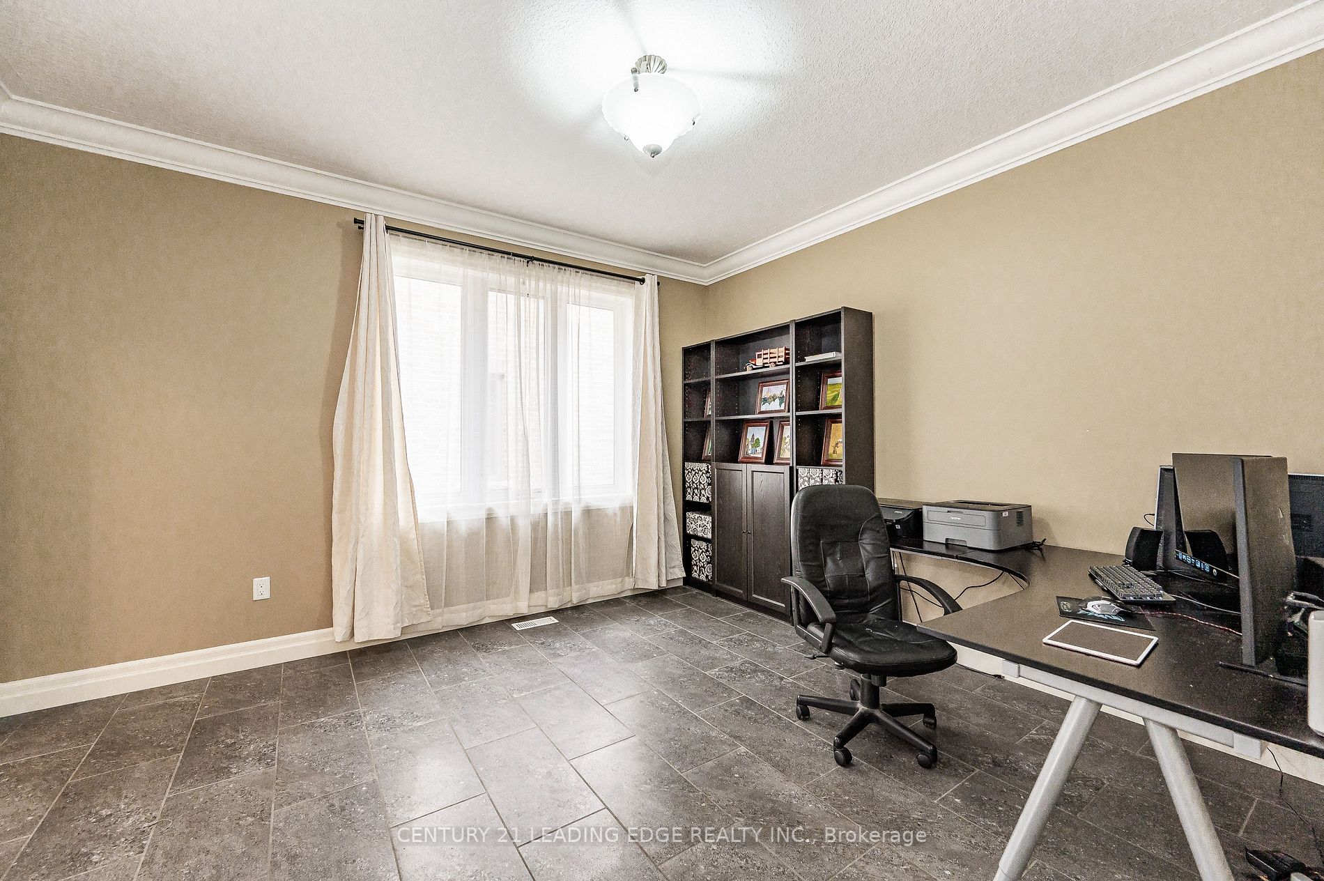 323 Terrace Wood Cres