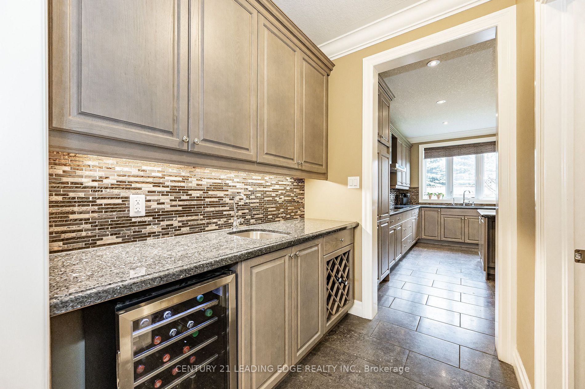323 Terrace Wood Cres
