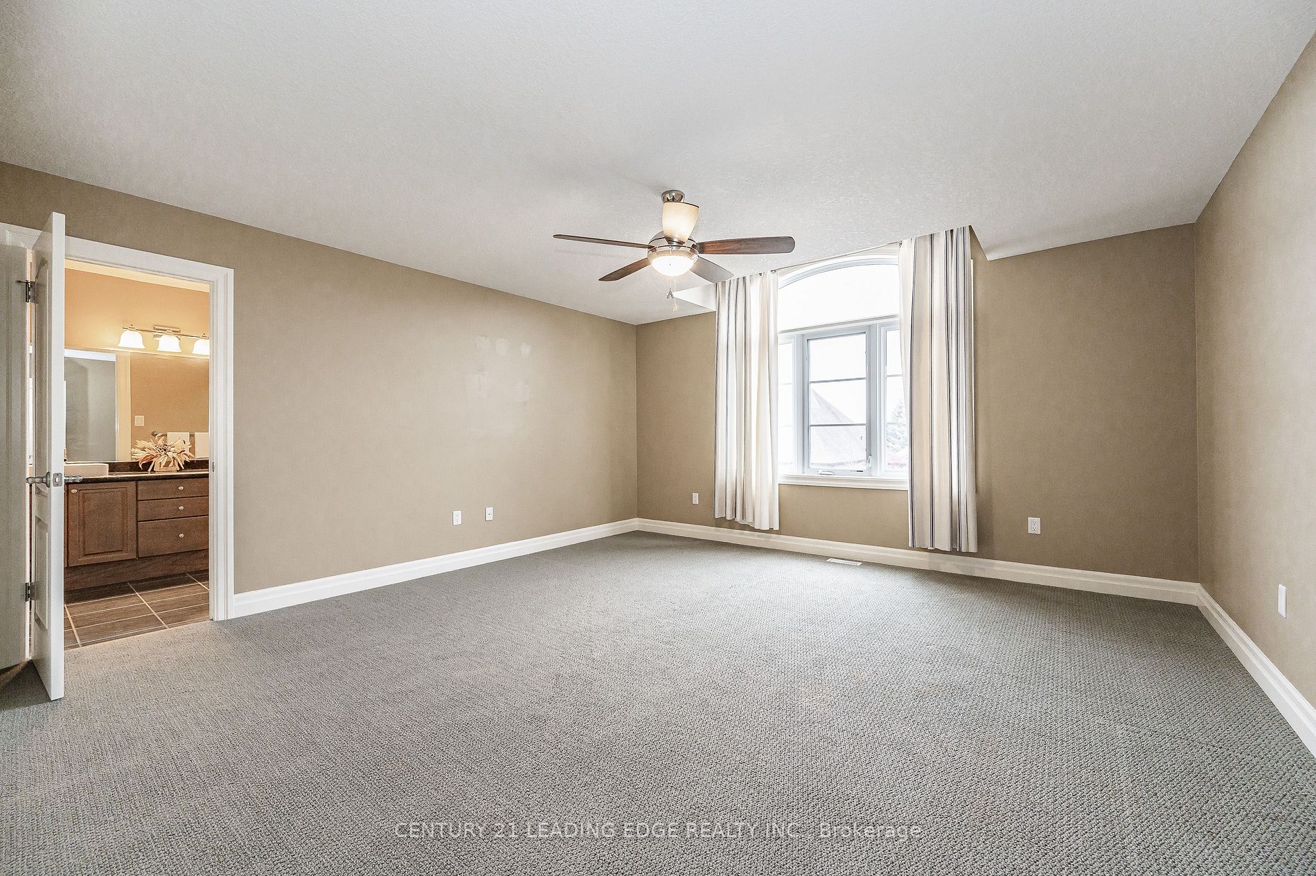 323 Terrace Wood Cres