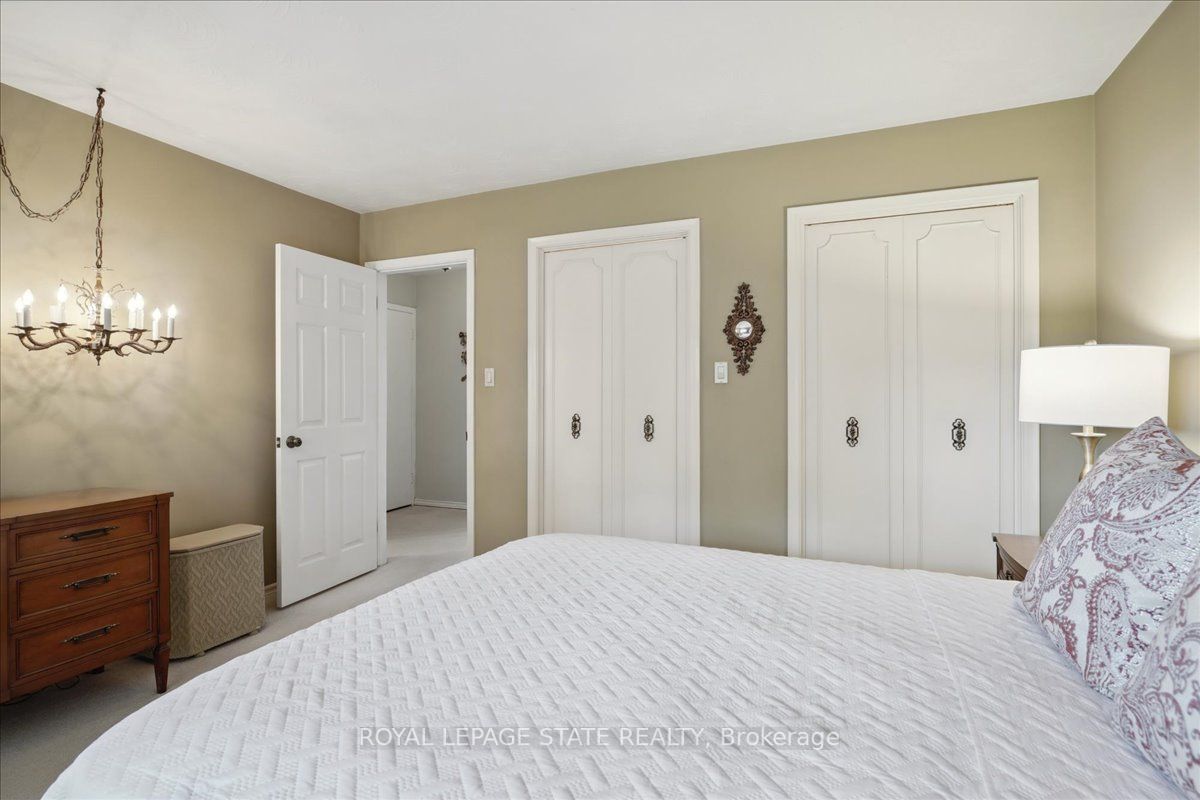 19 Brae Crest Dr