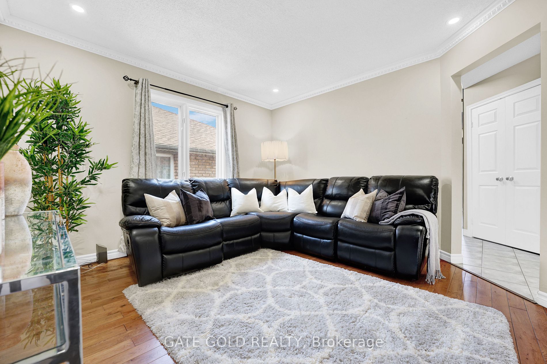 500 Stone Church Rd E