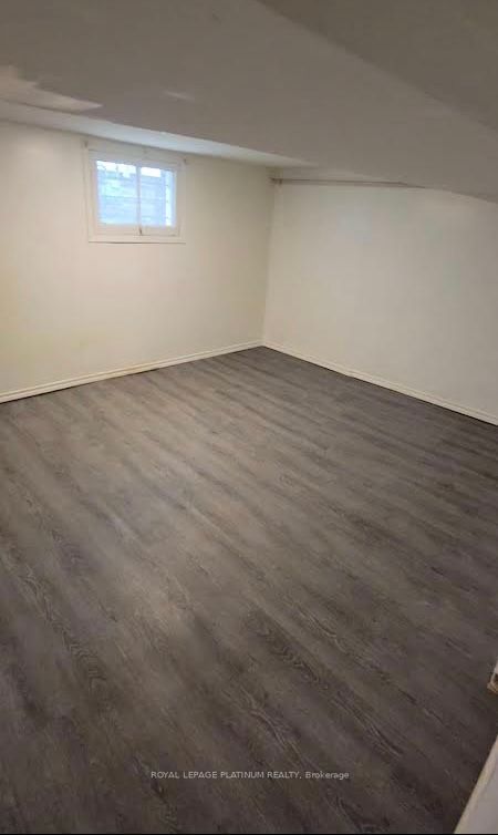 865 Elm Avenue W