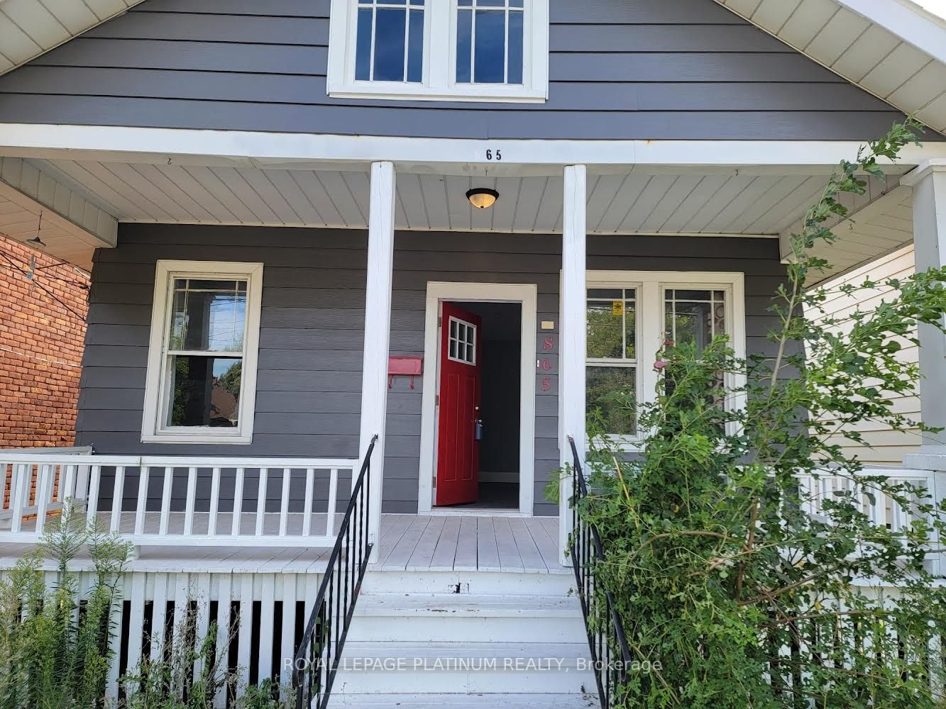 865 Elm Avenue W