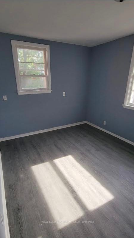 865 Elm Avenue W