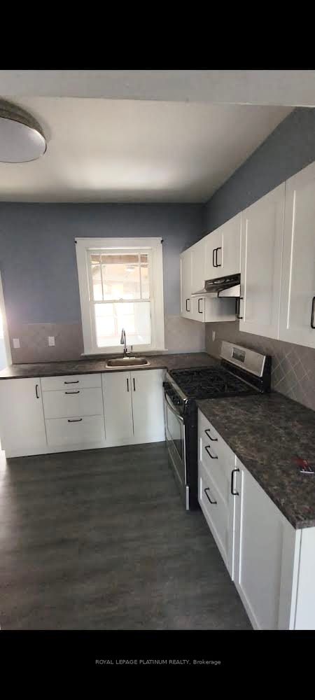 865 Elm Avenue W