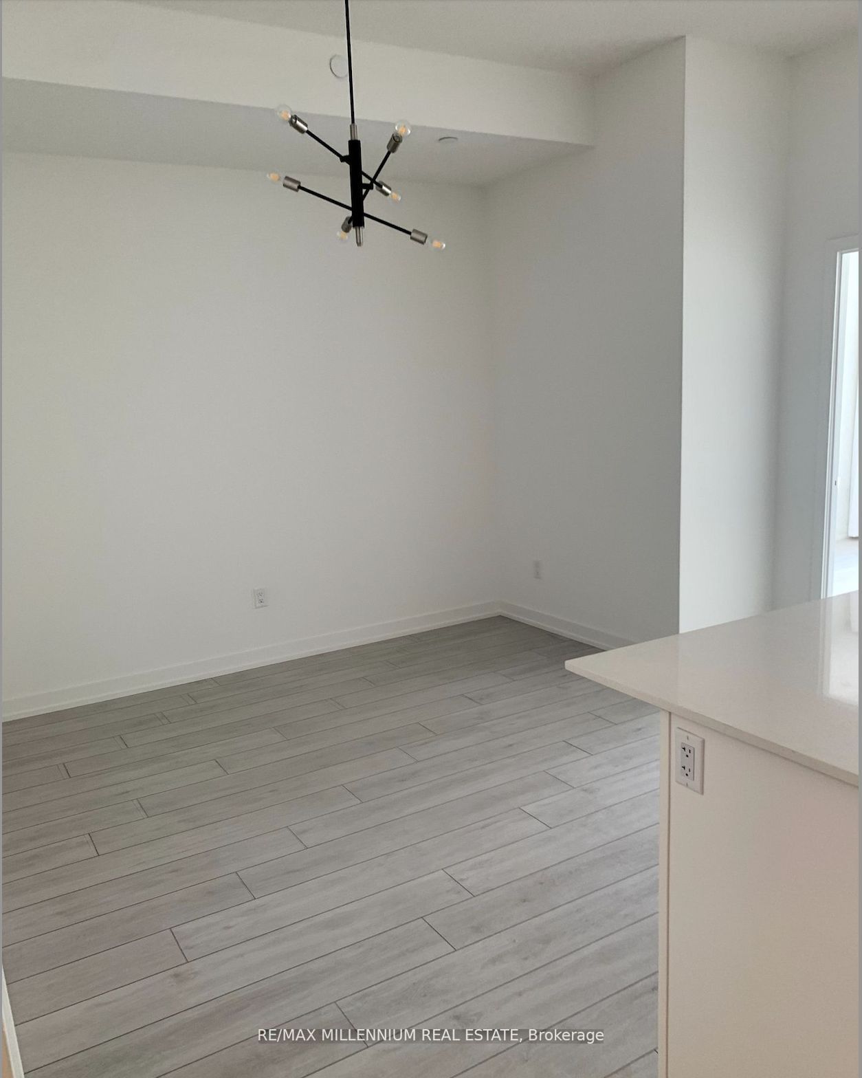 55 Duke St W, #233