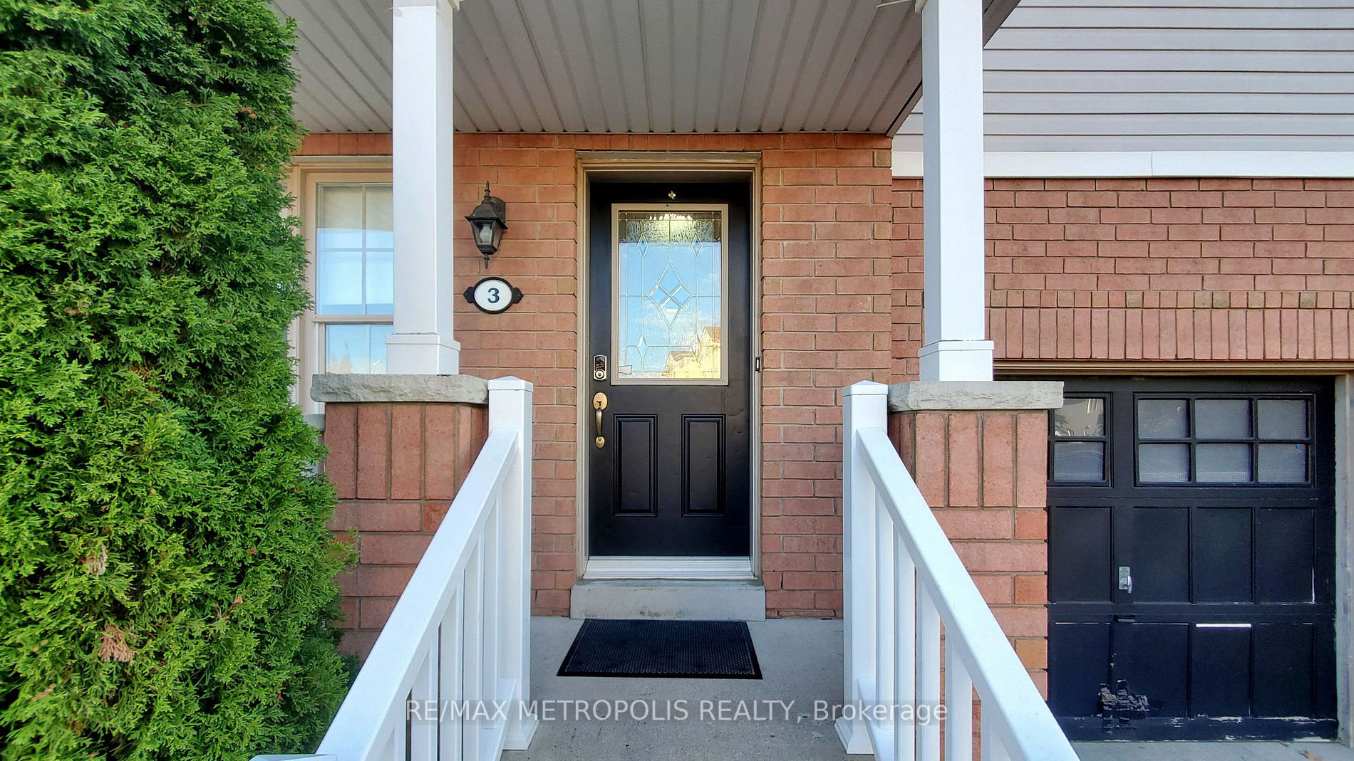 3 Bloomington Dr