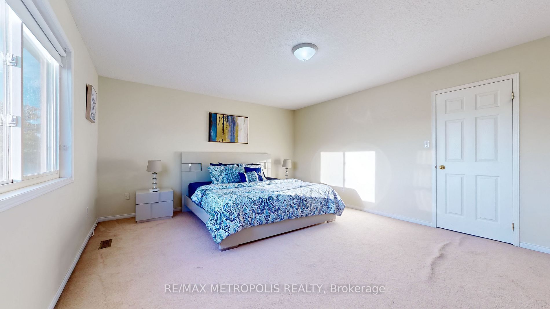 3 Bloomington Dr