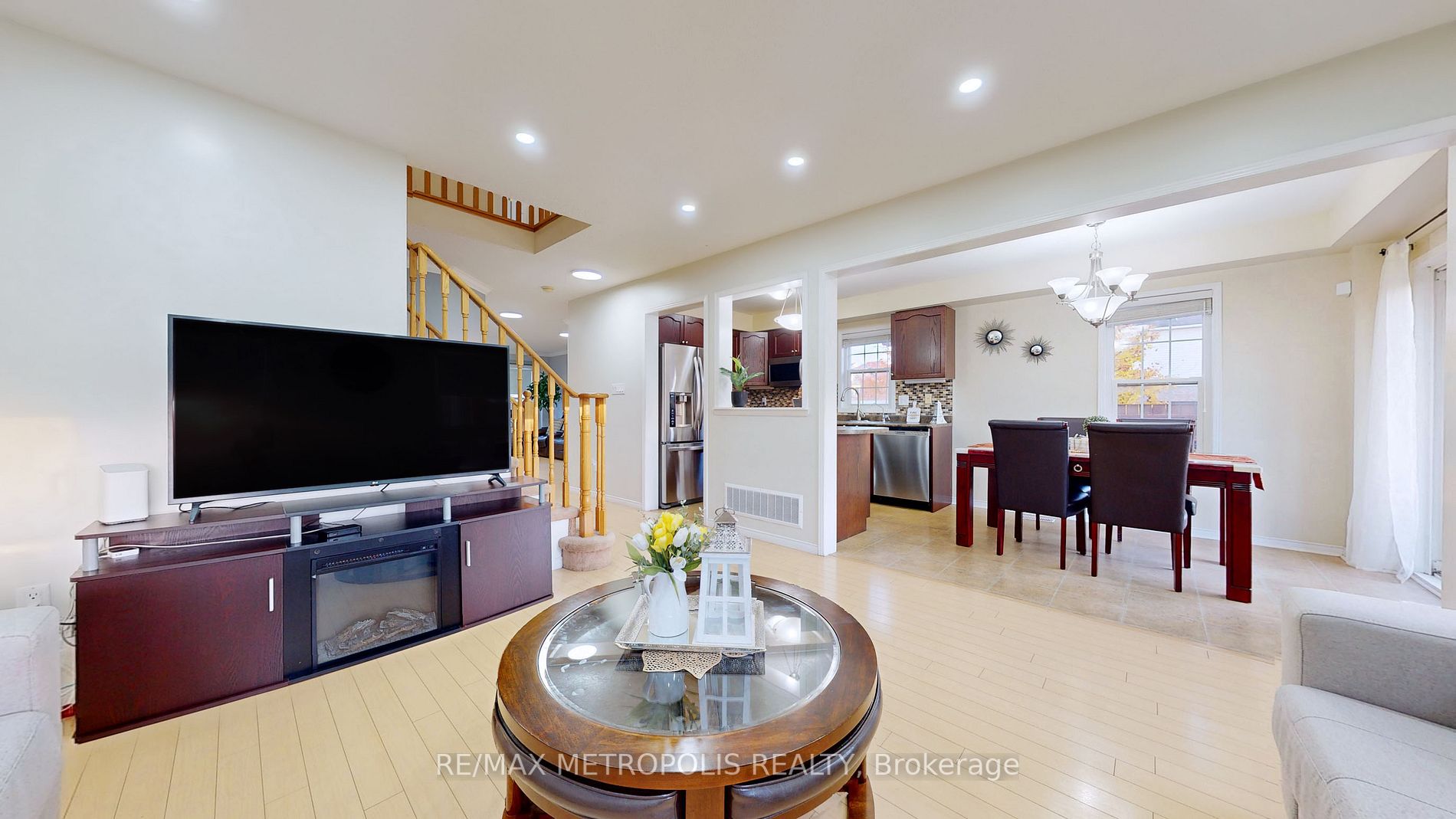 3 Bloomington Dr