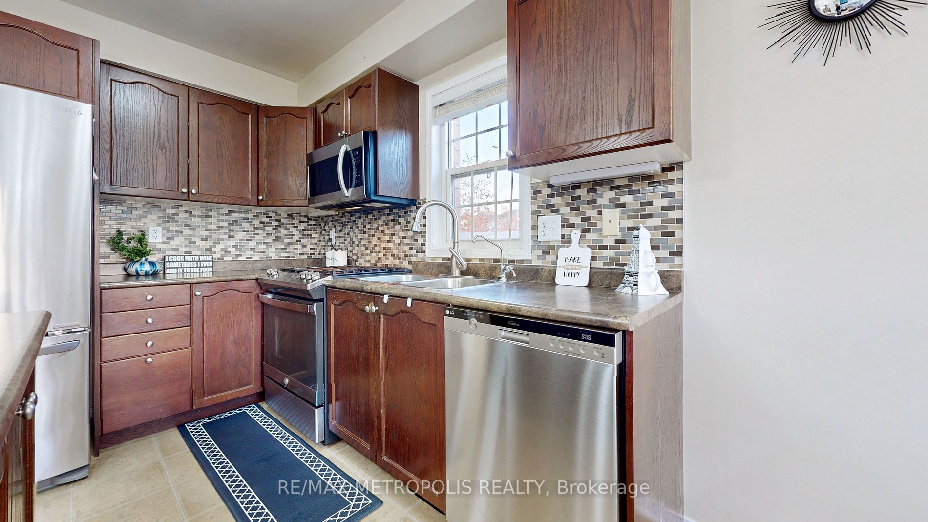 3 Bloomington Dr