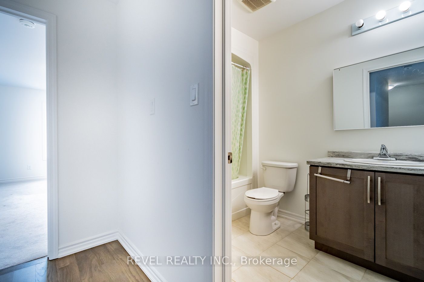 80 St George St, #21