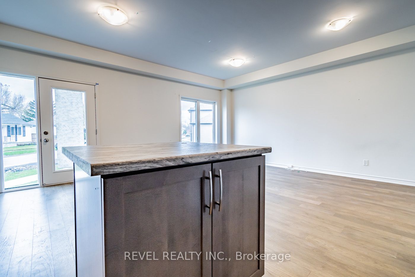 80 St George St, #21