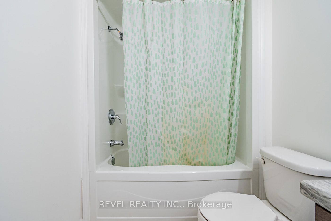 80 St George St, #21
