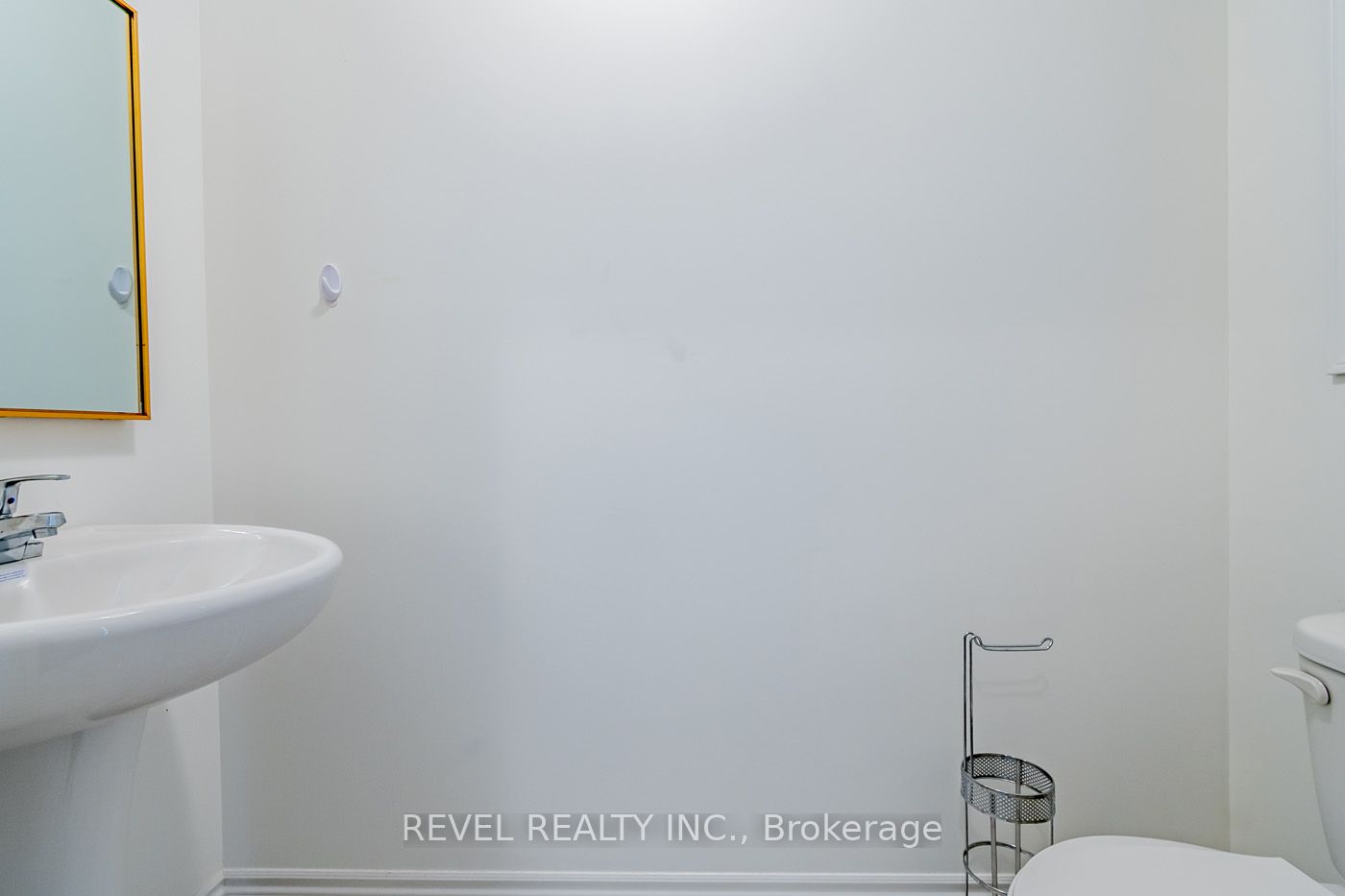 80 St George St, #21