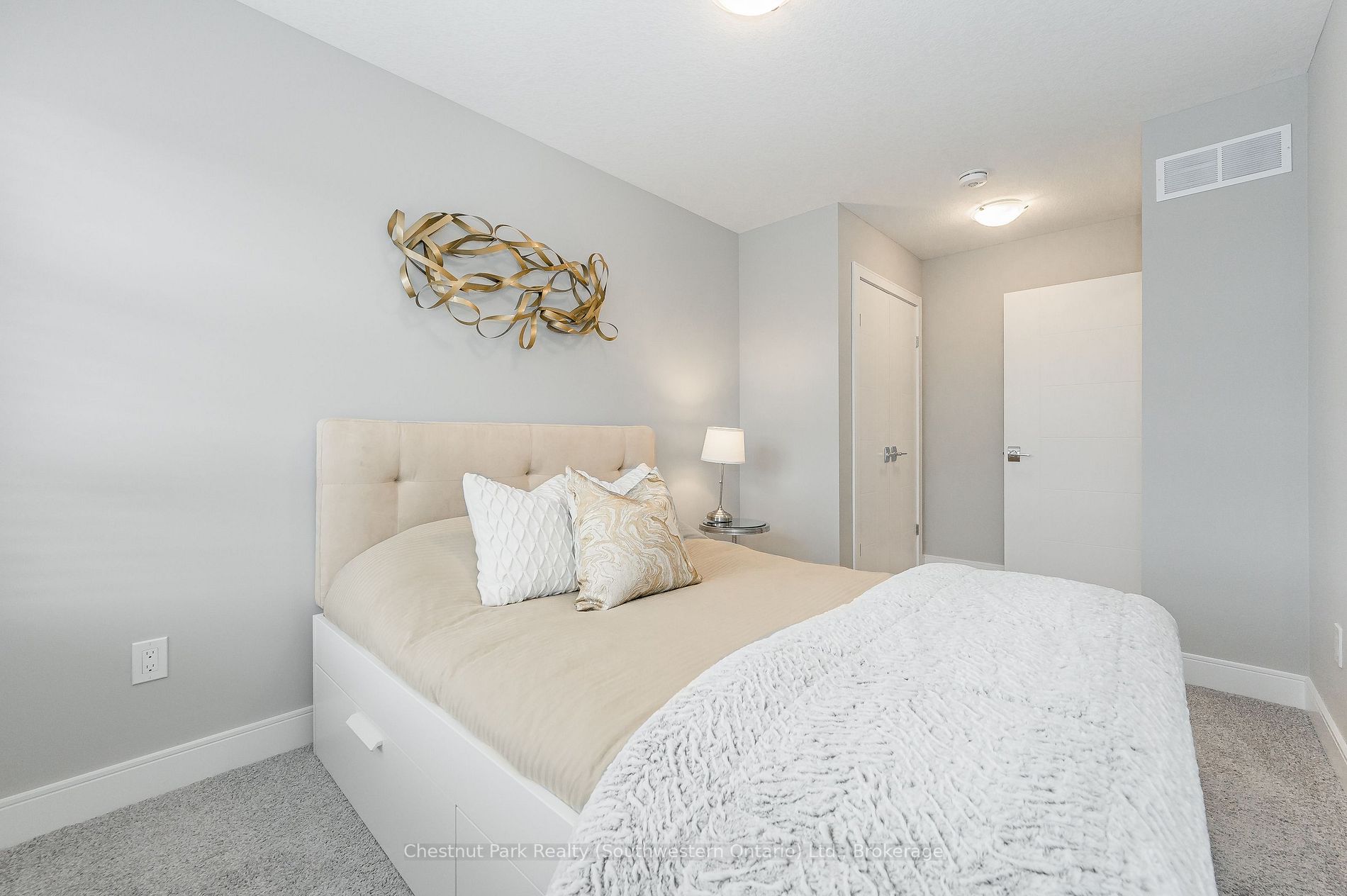 60 Arkell Rd, #3