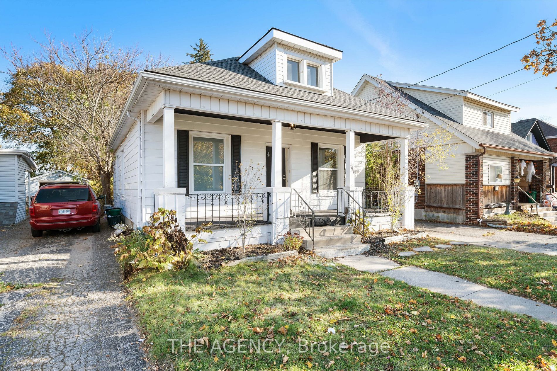 147 Dundas St