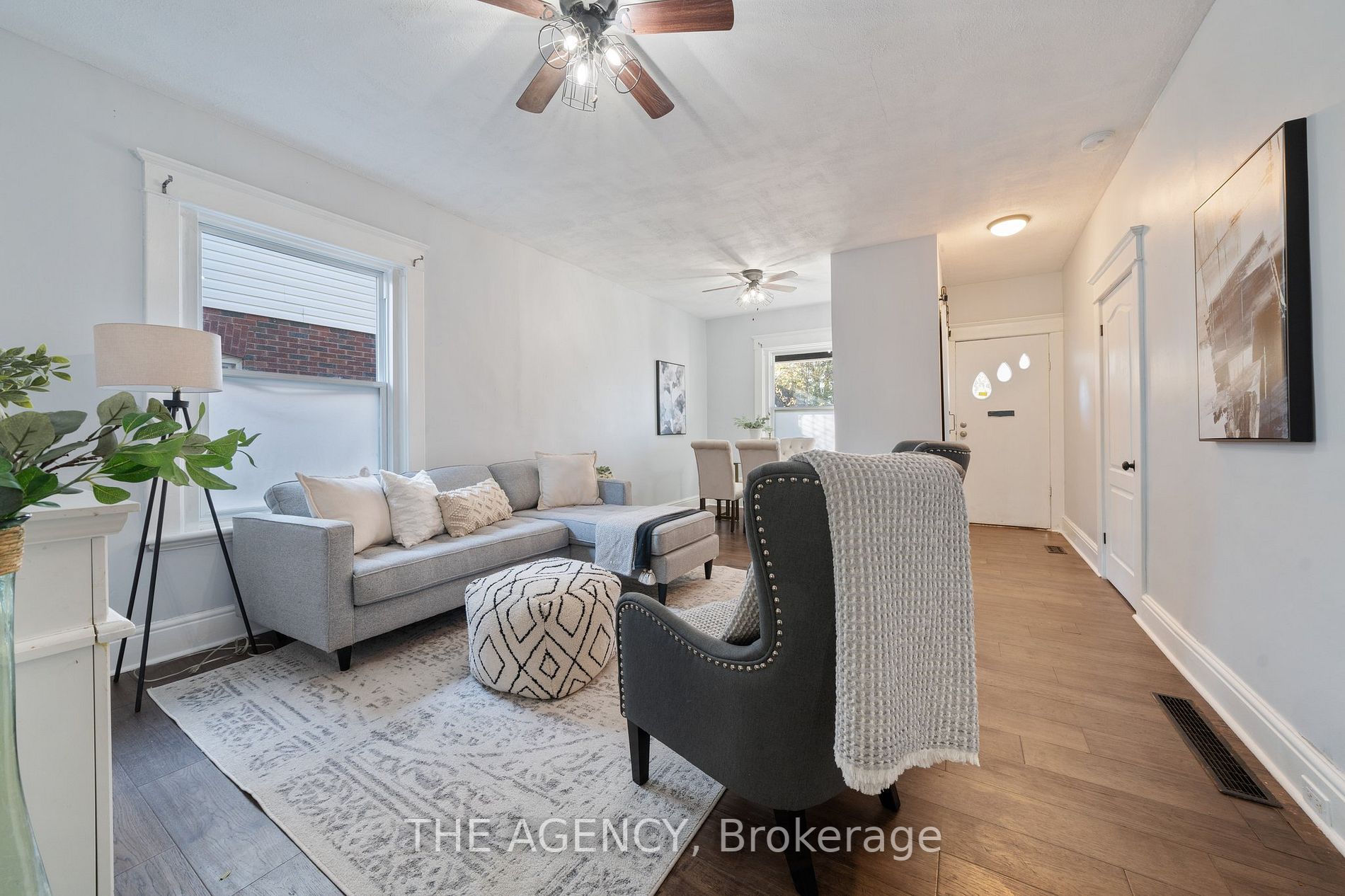 147 Dundas St