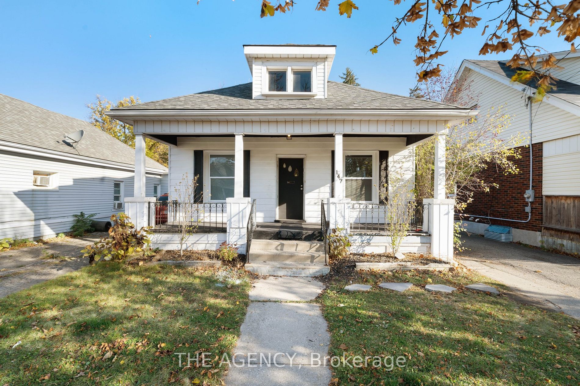 147 Dundas St