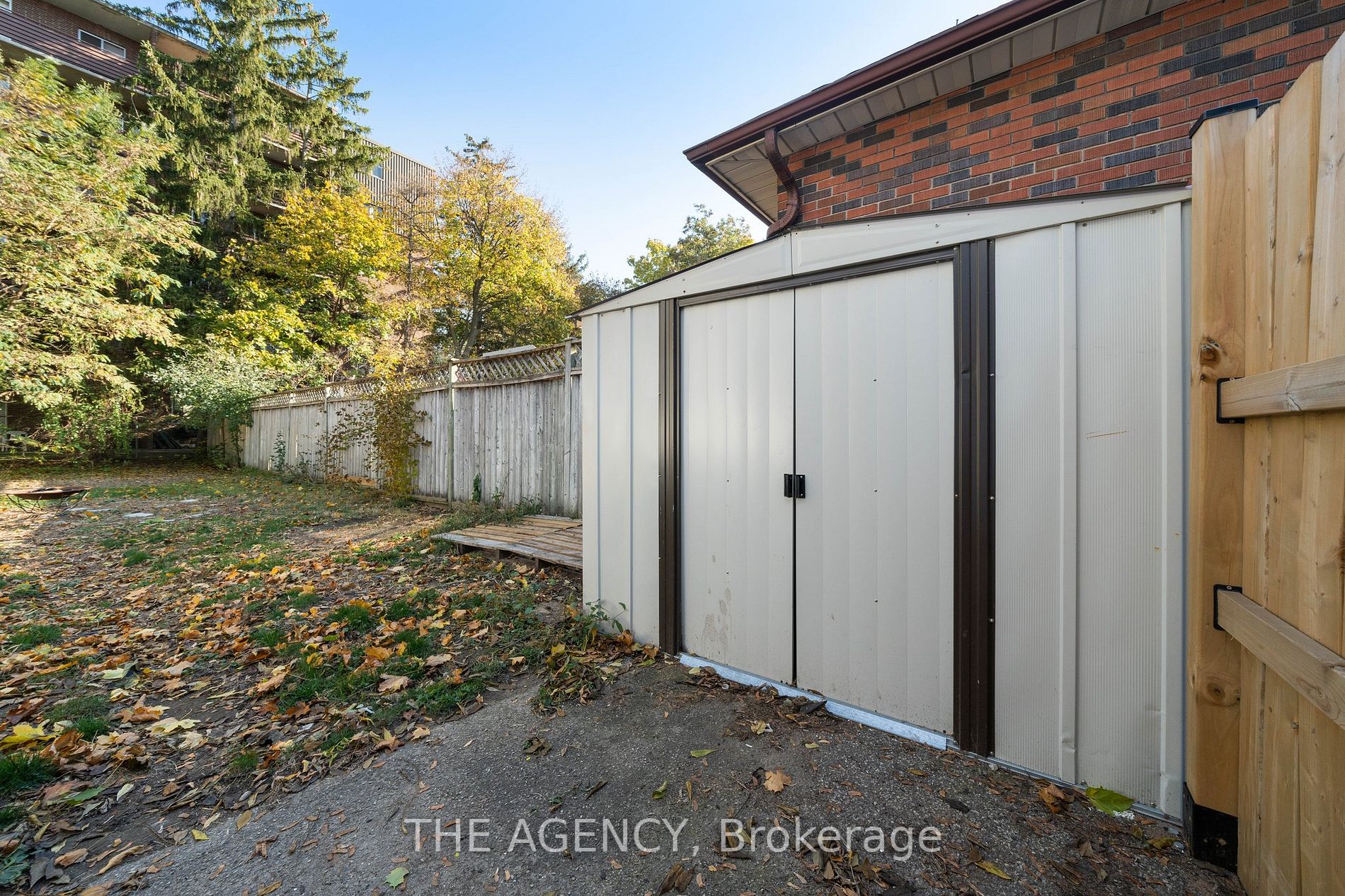 147 Dundas St