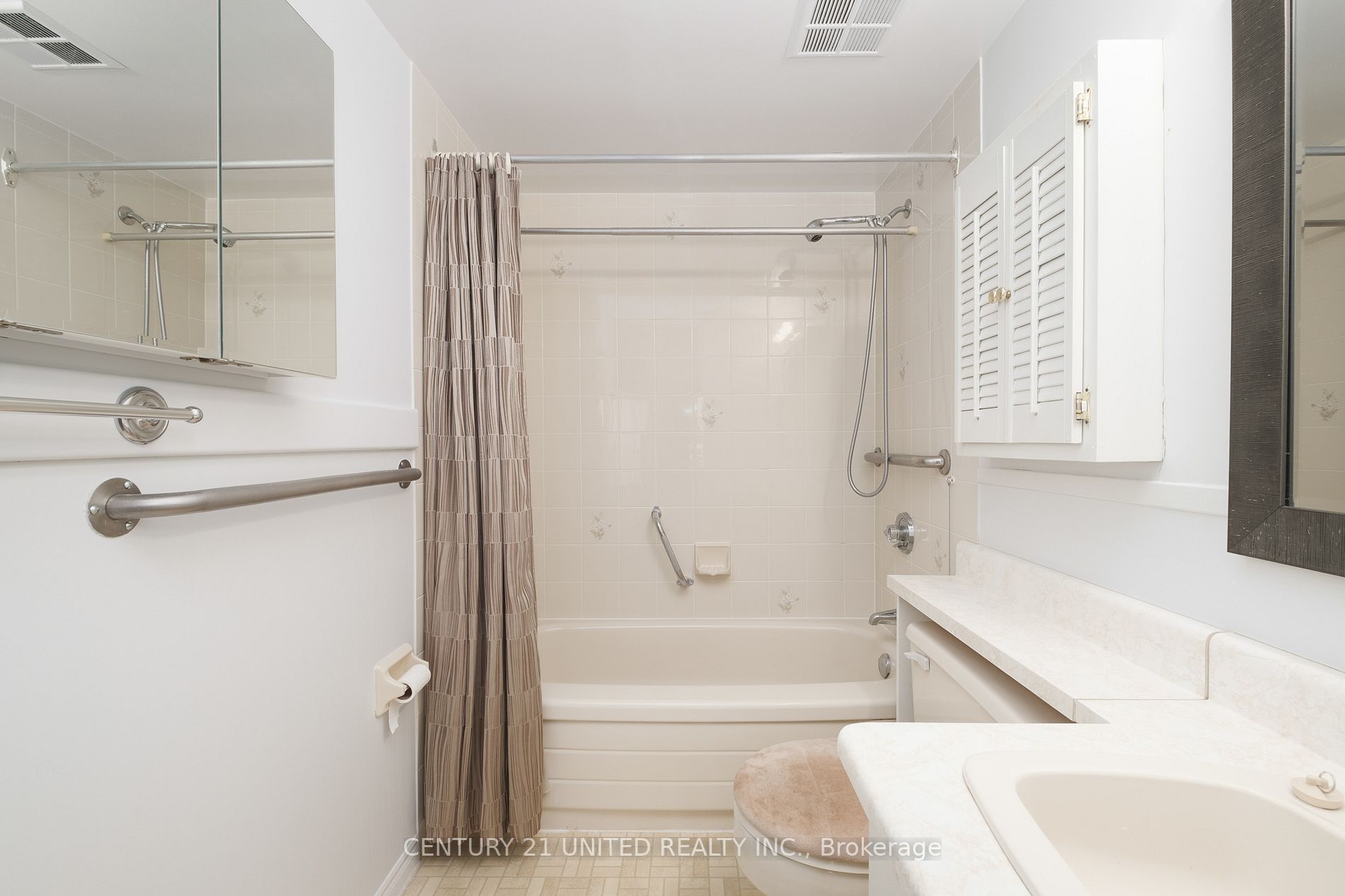 921 Armour Rd, #114