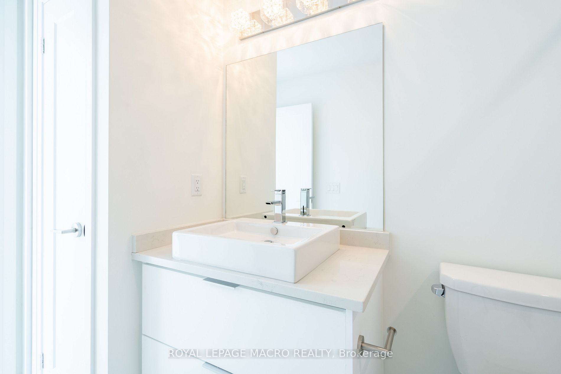 16 Concord Pl, #547