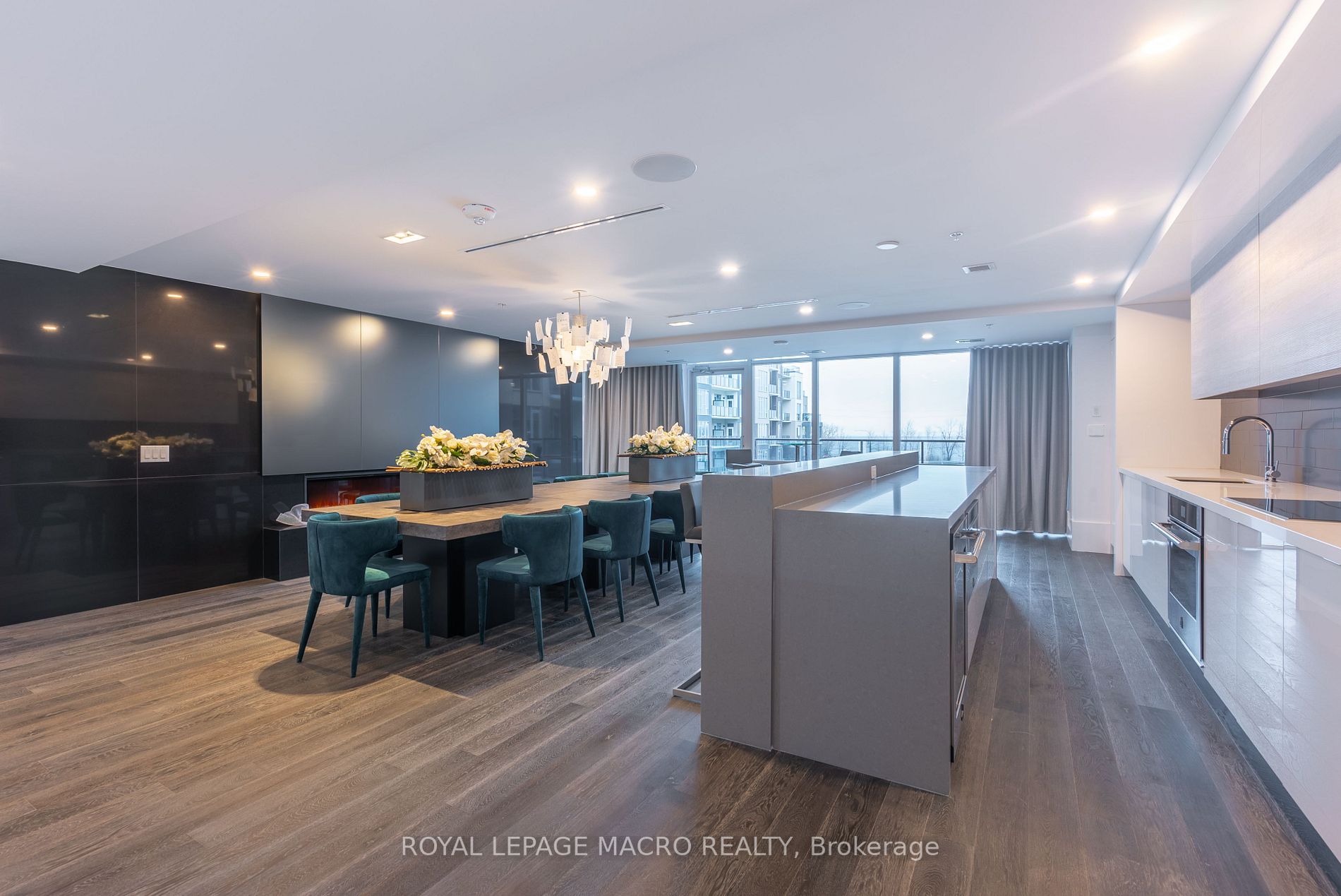 16 Concord Pl, #547