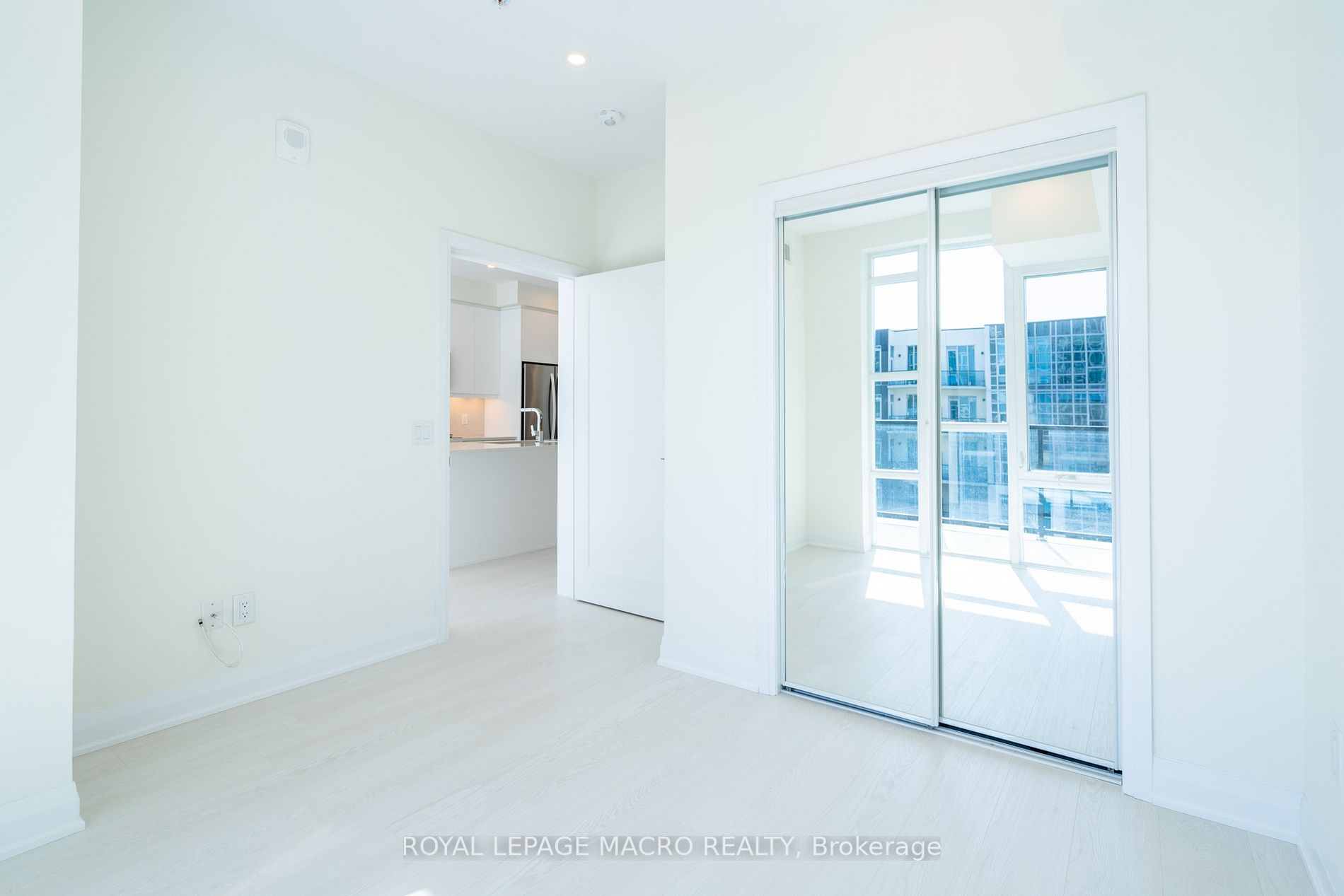16 Concord Pl, #547