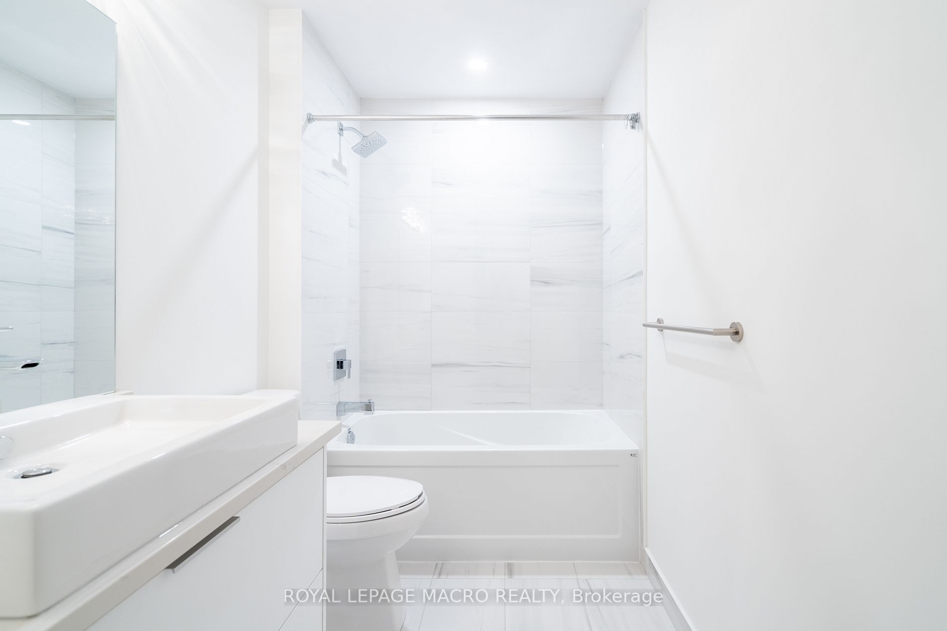 16 Concord Pl, #547