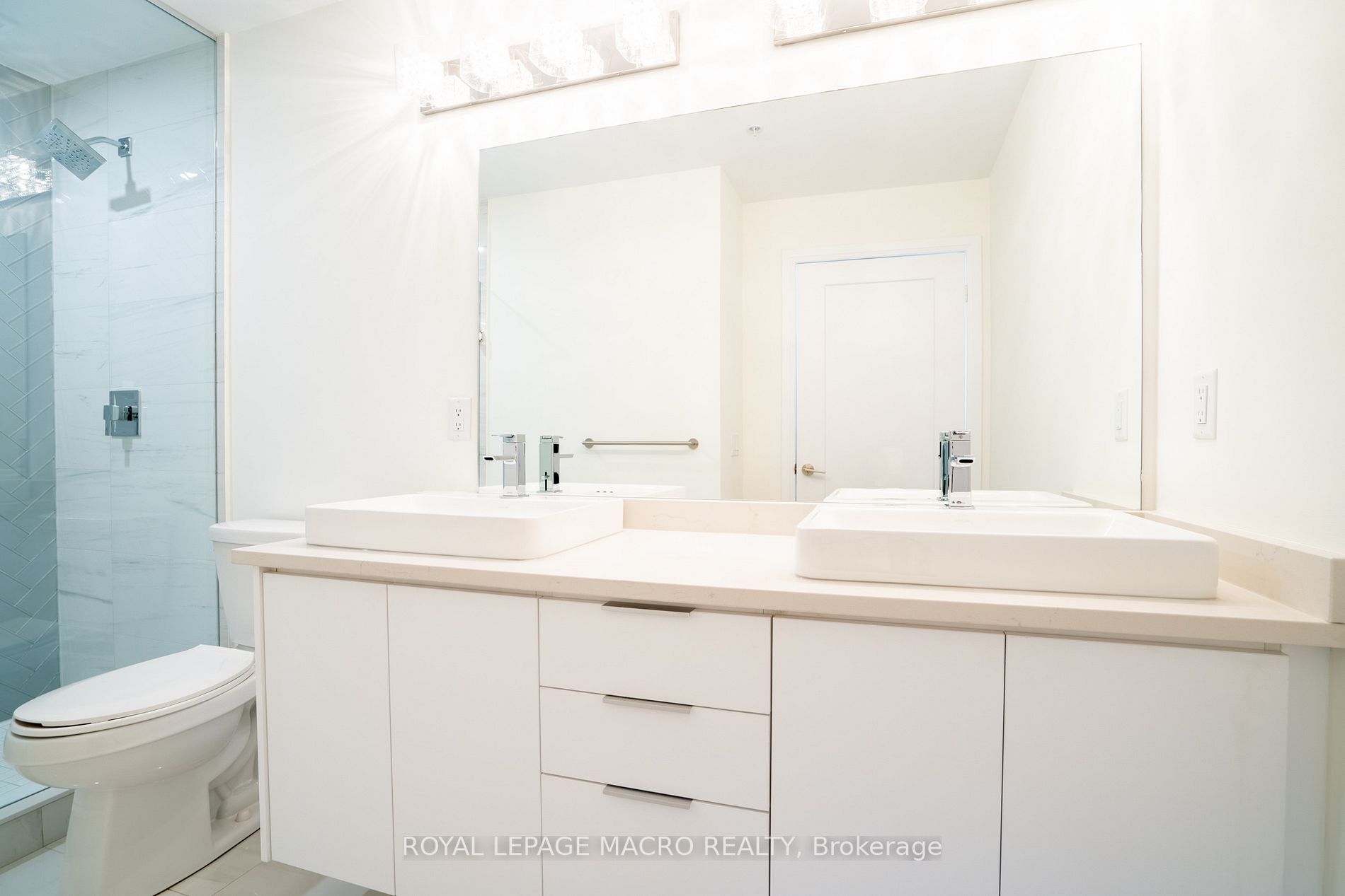 16 Concord Pl, #547
