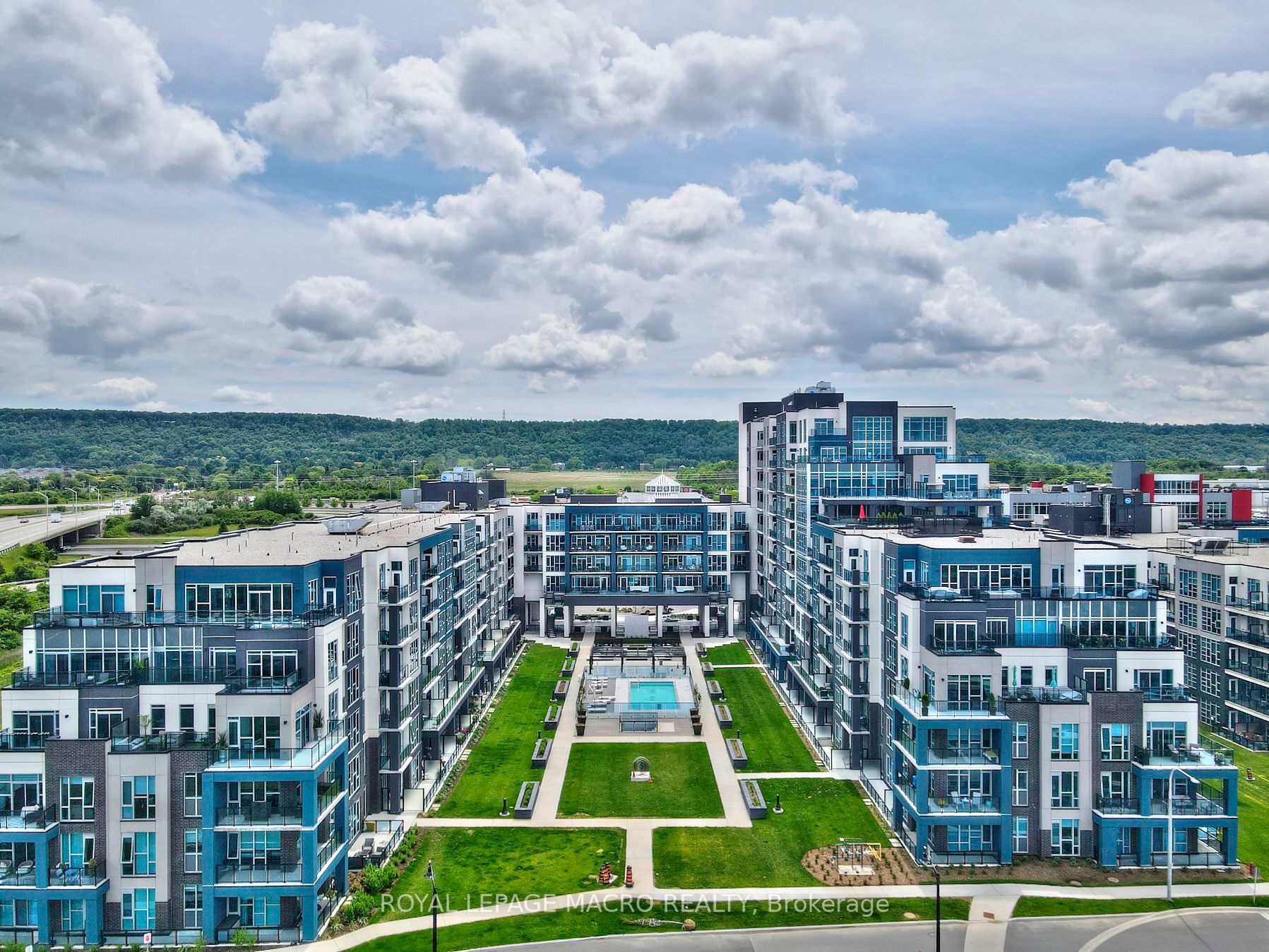 16 Concord Pl, #547