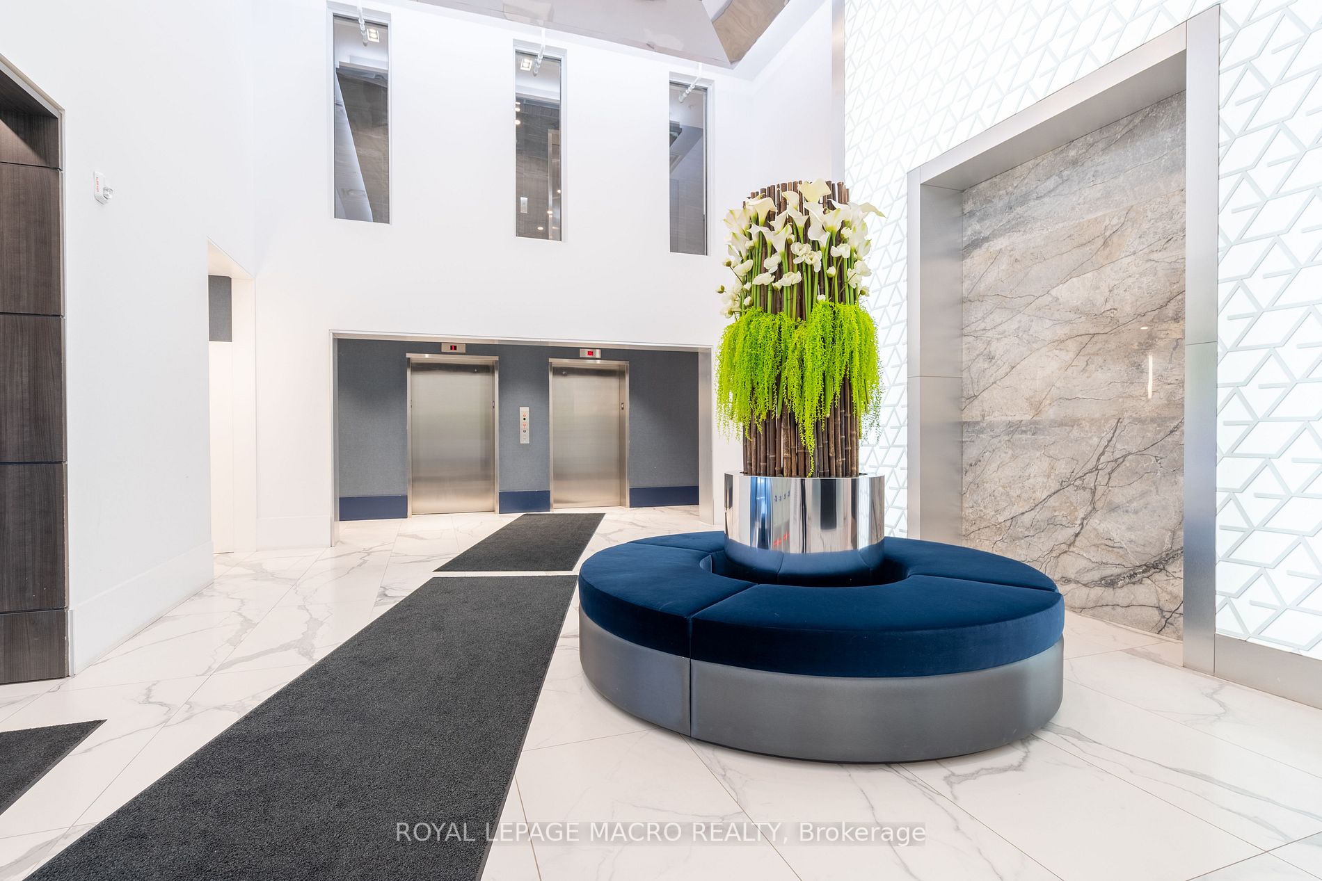 16 Concord Pl, #547