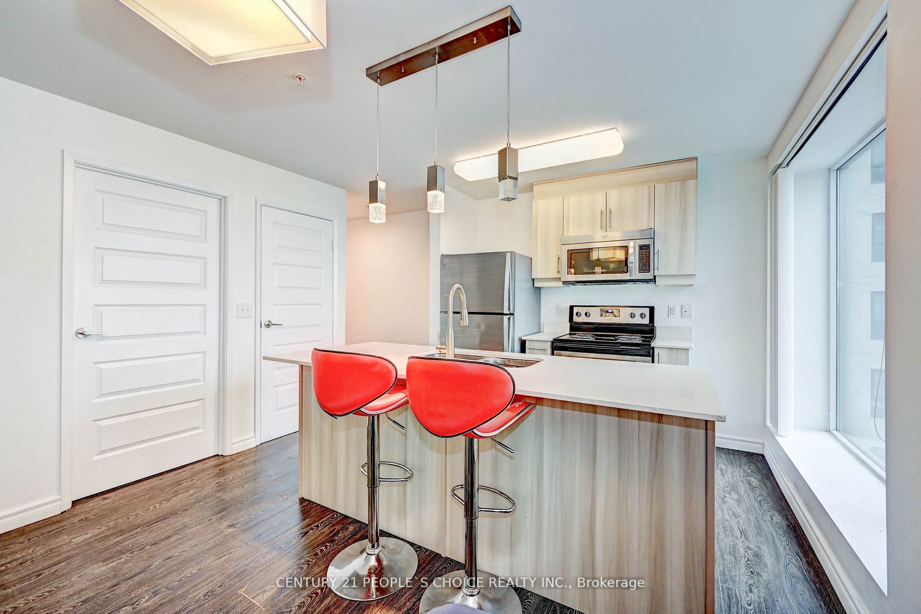 158 King St N, #907