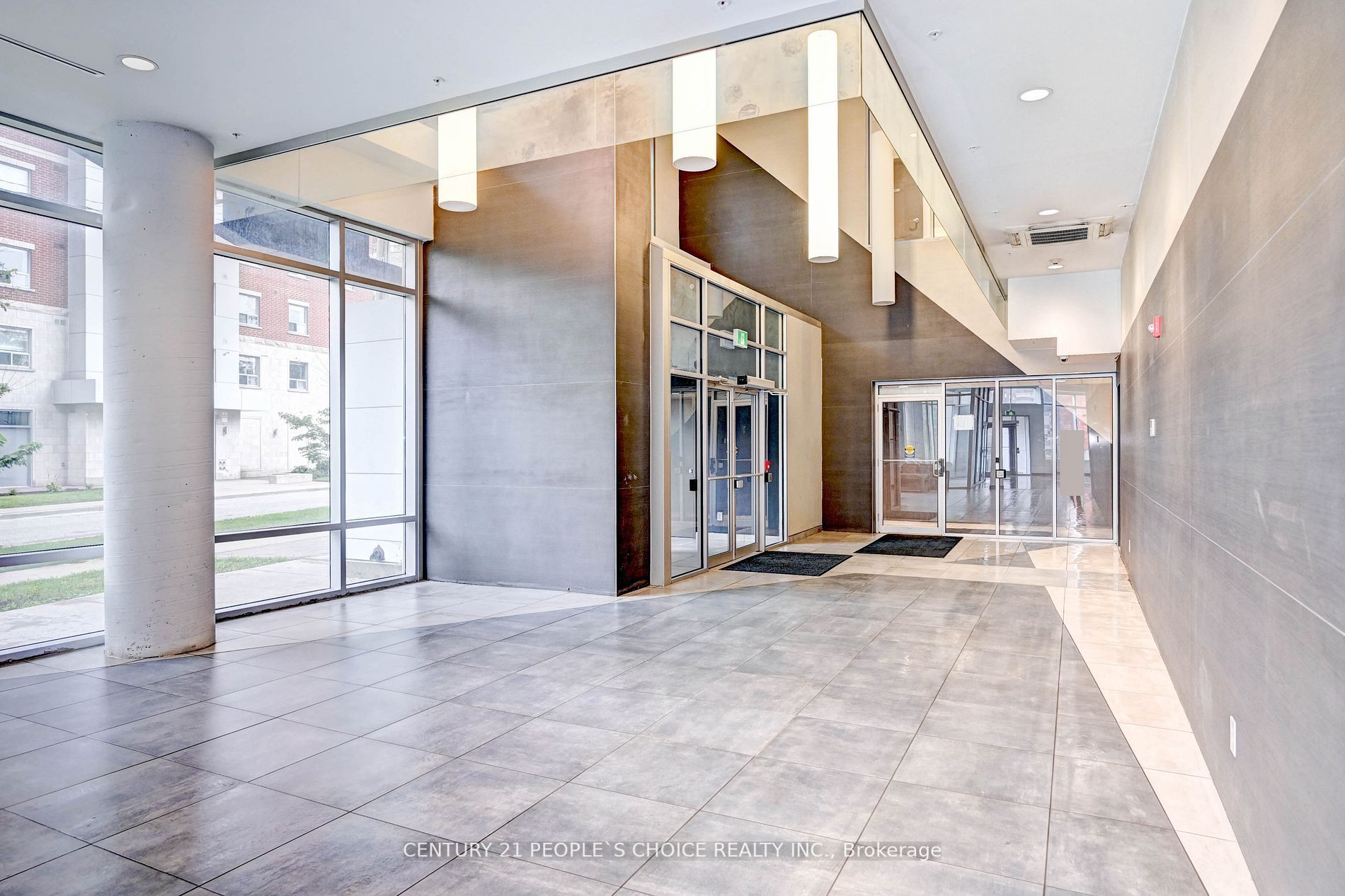158 King St N, #907