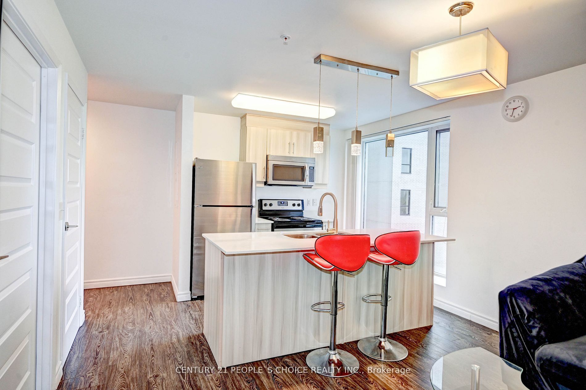 158 King St N, #907