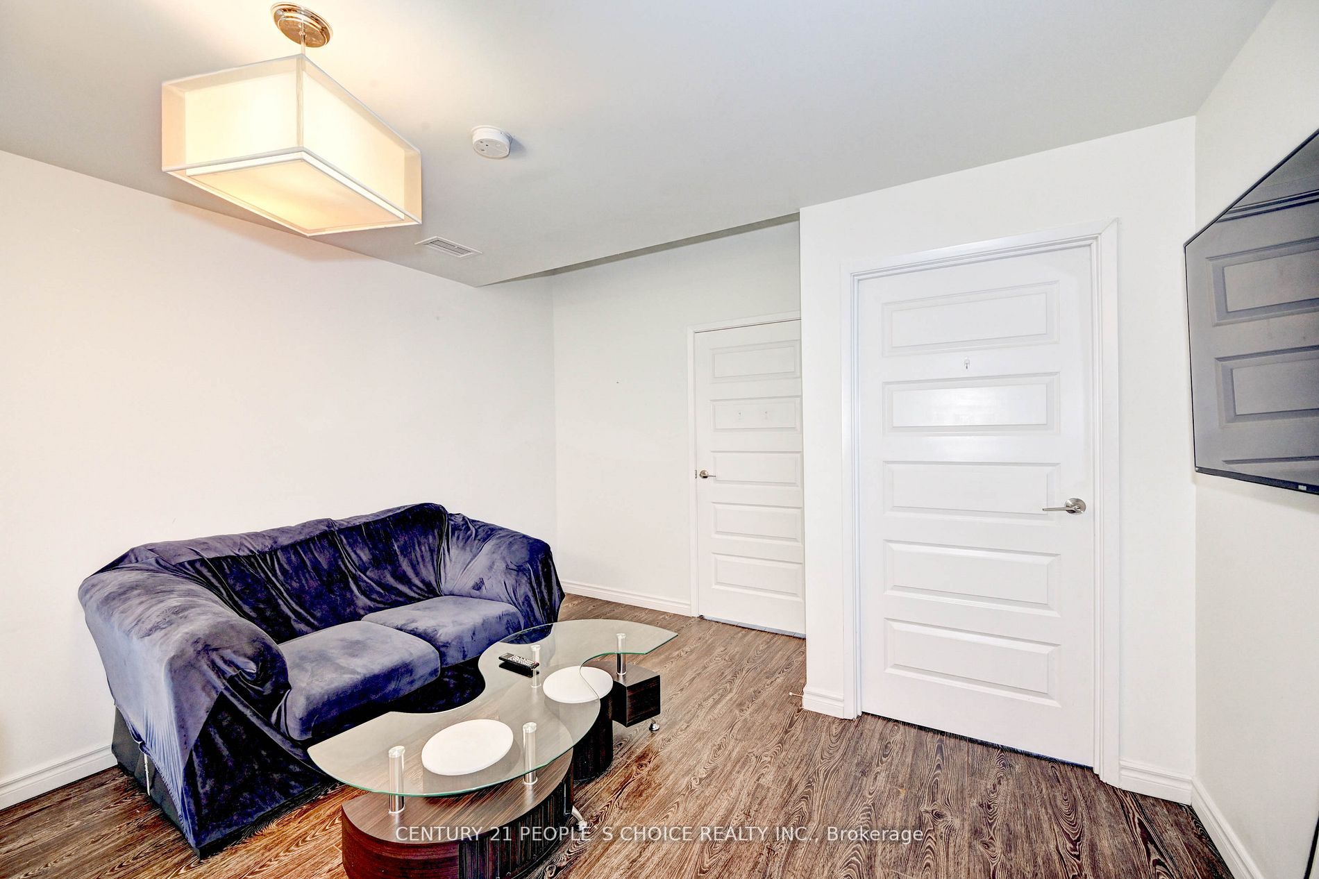 158 King St N, #907
