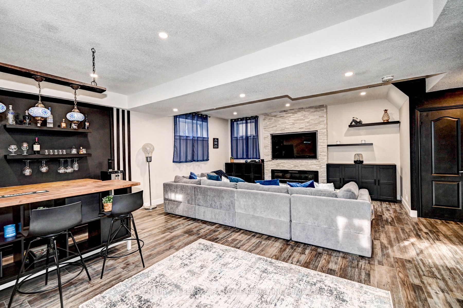 52 Grey Oak Dr