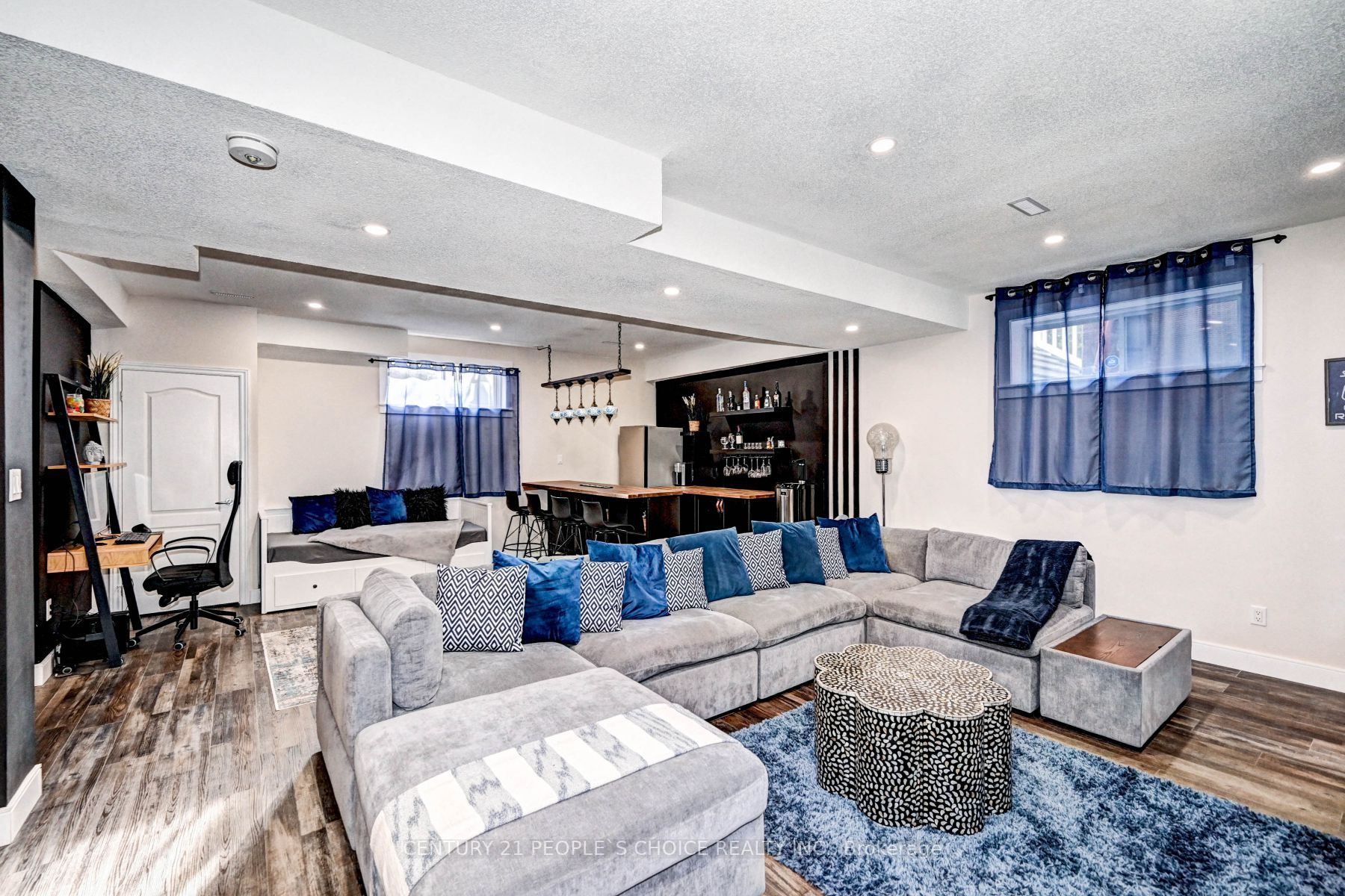 52 Grey Oak Dr