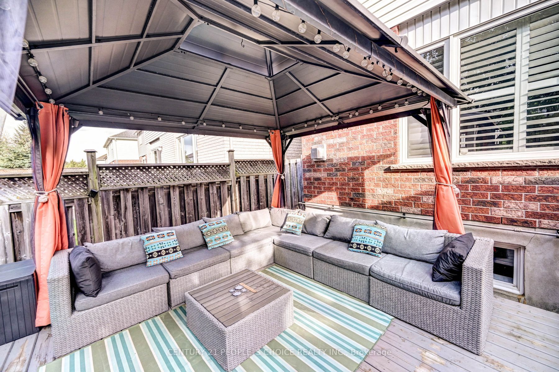 52 Grey Oak Dr