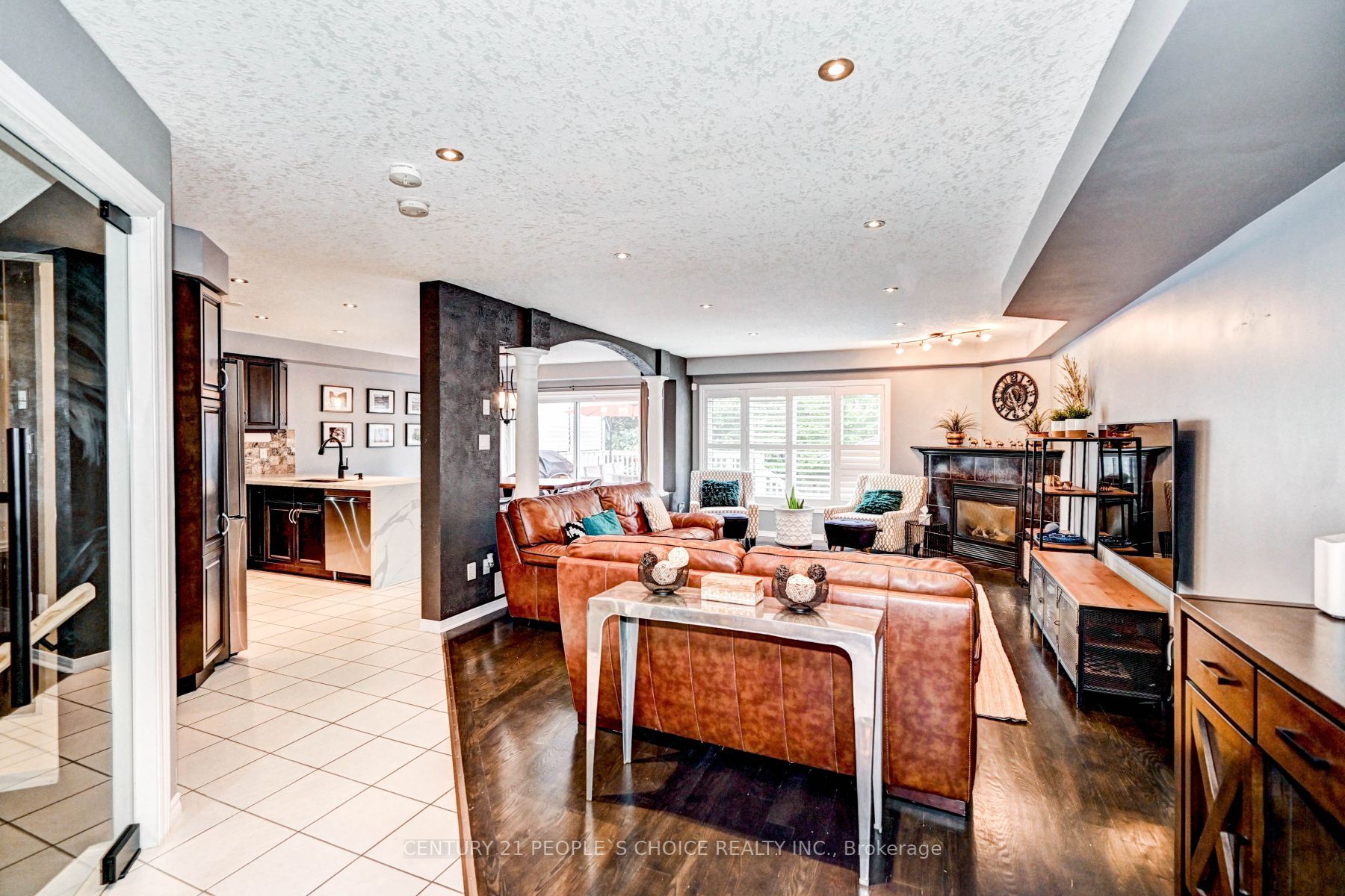 52 Grey Oak Dr