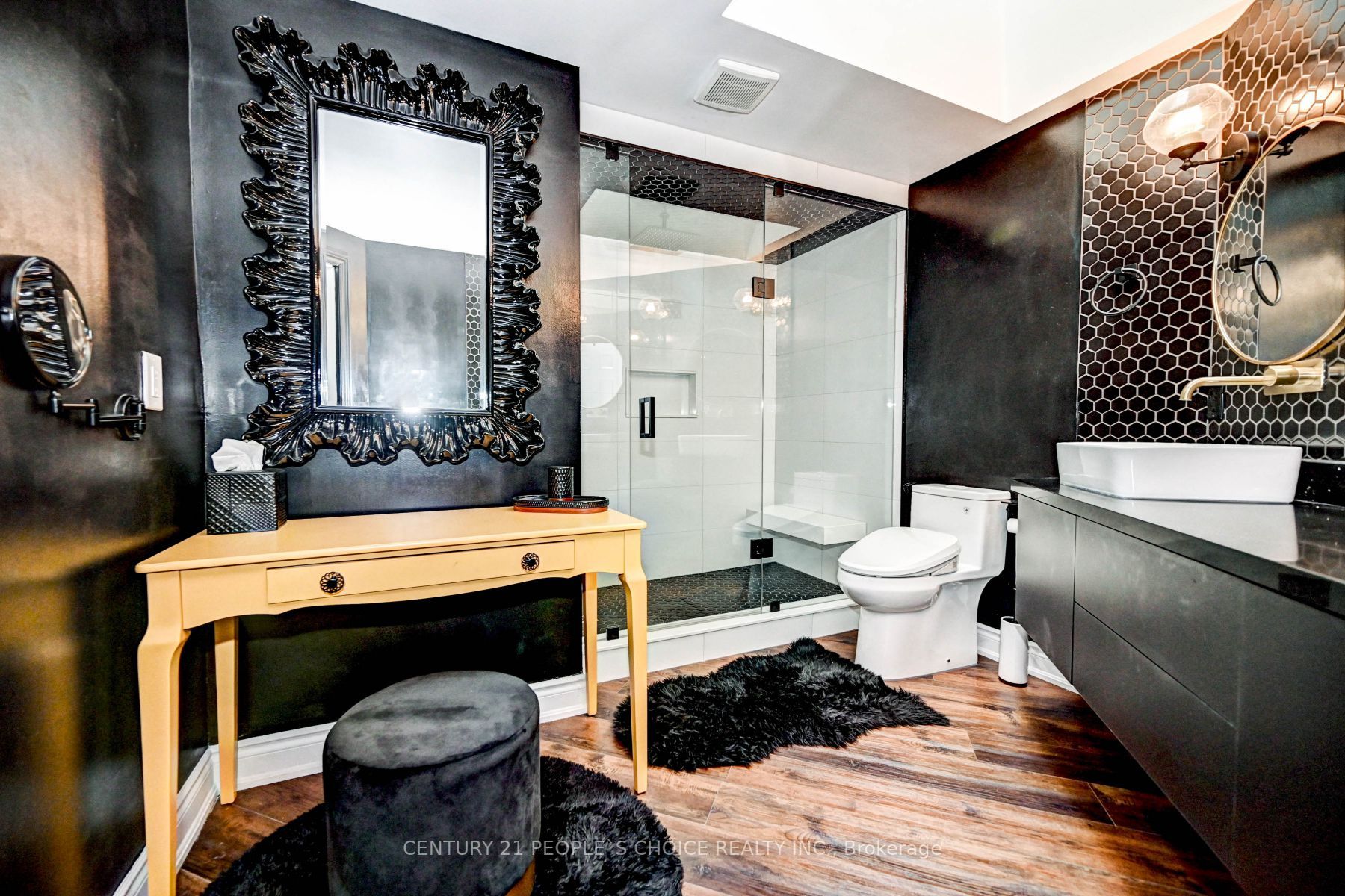 52 Grey Oak Dr