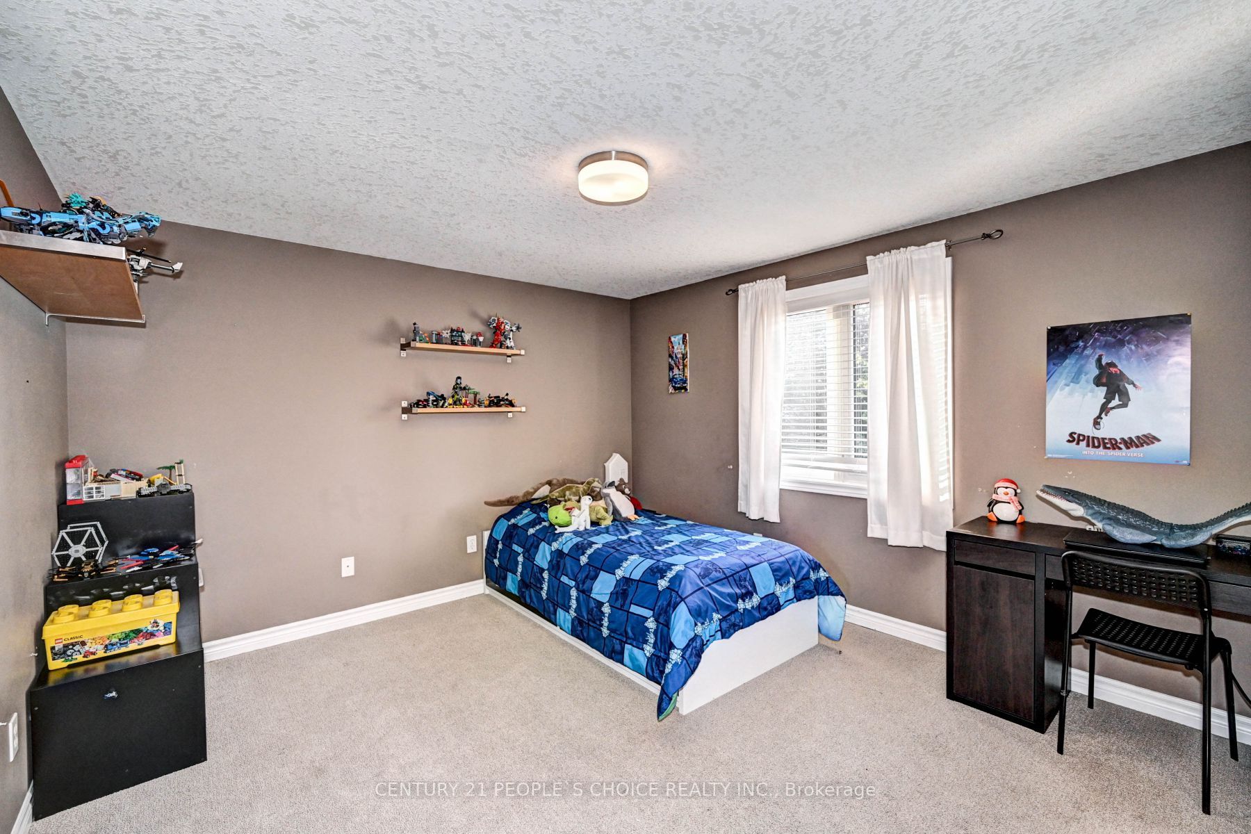 52 Grey Oak Dr