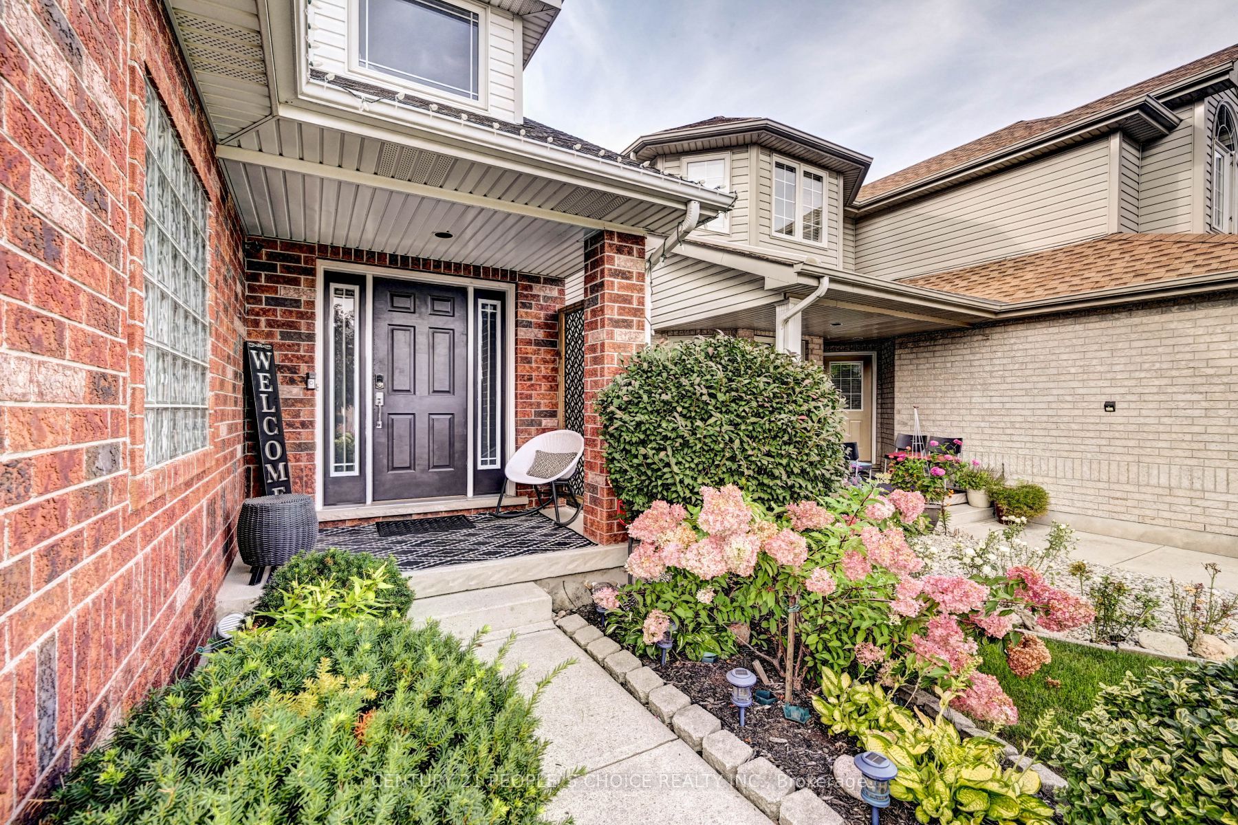 52 Grey Oak Dr