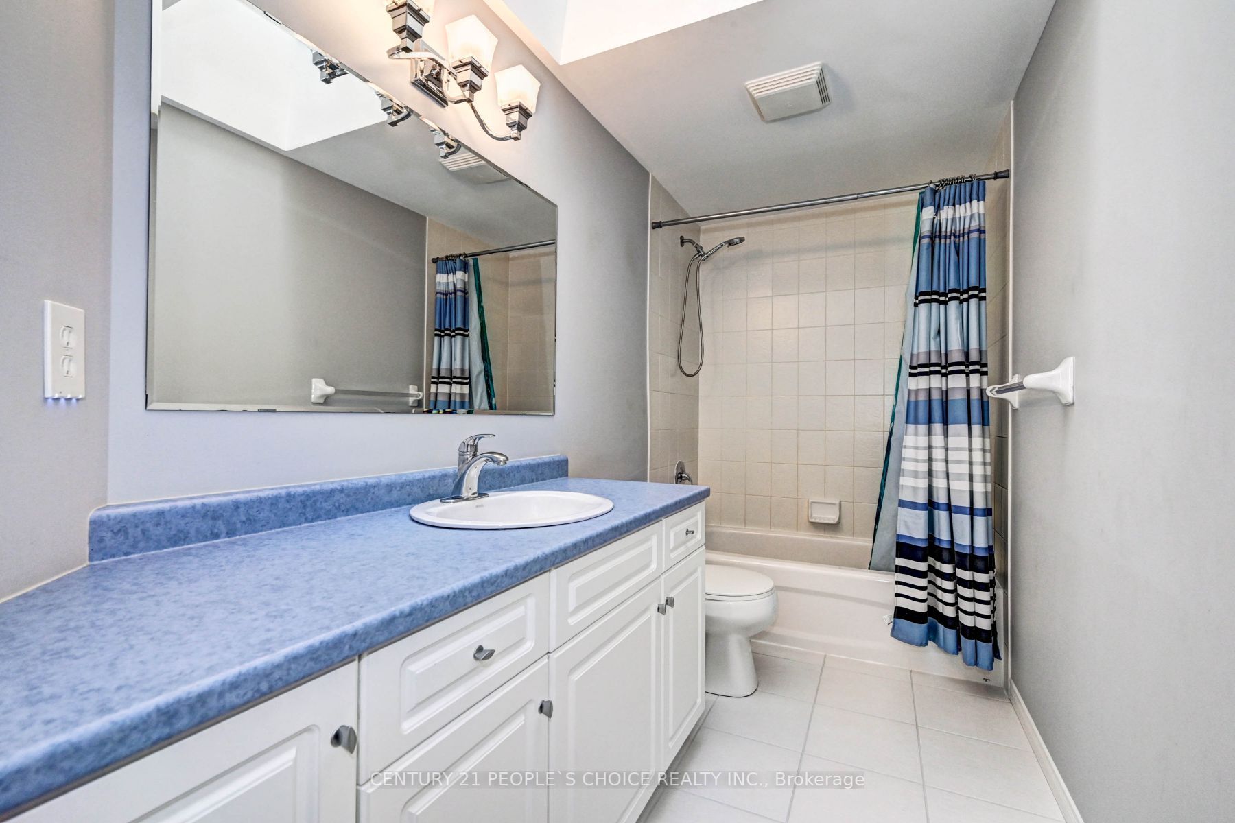 52 Grey Oak Dr