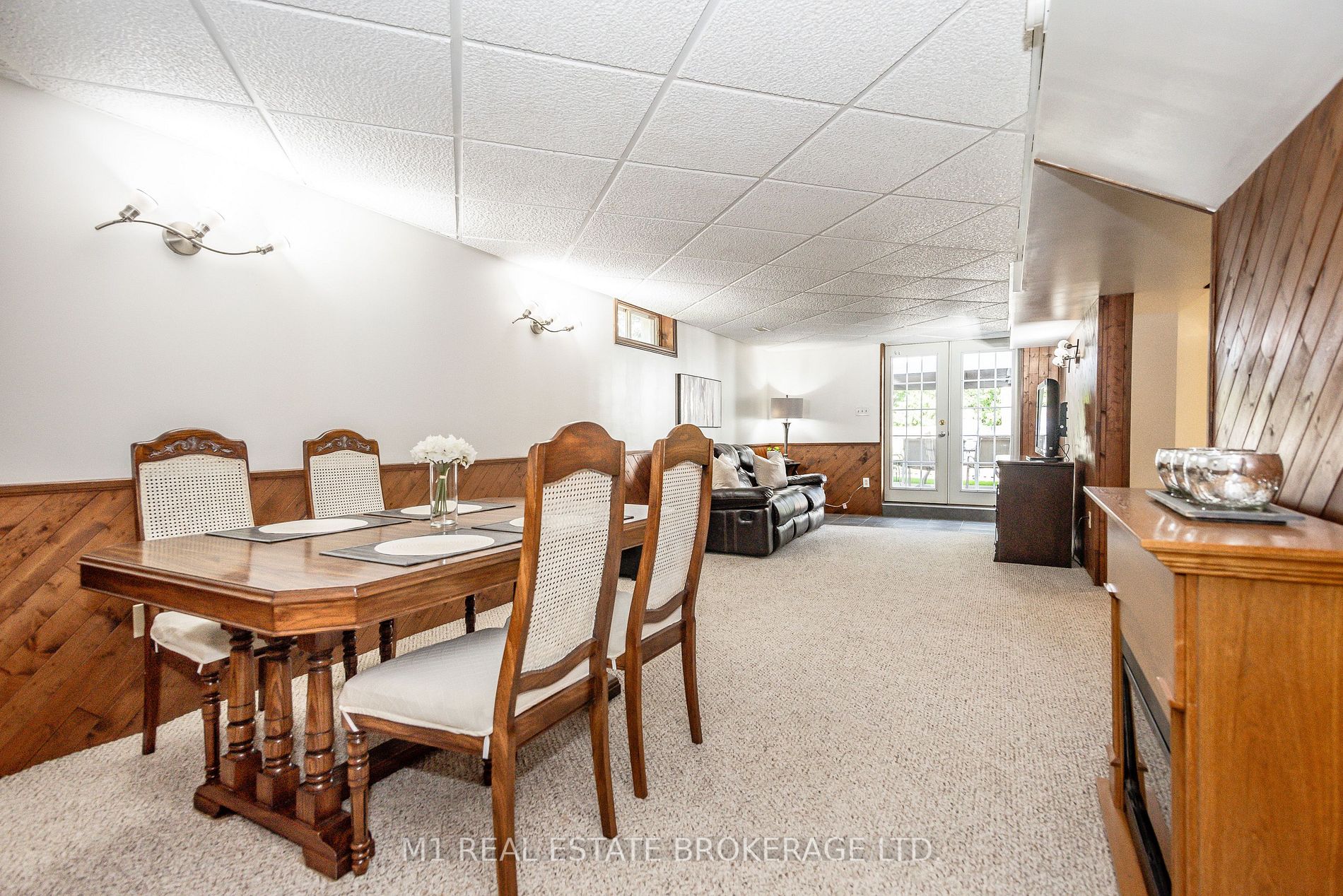 77 Mountford Dr