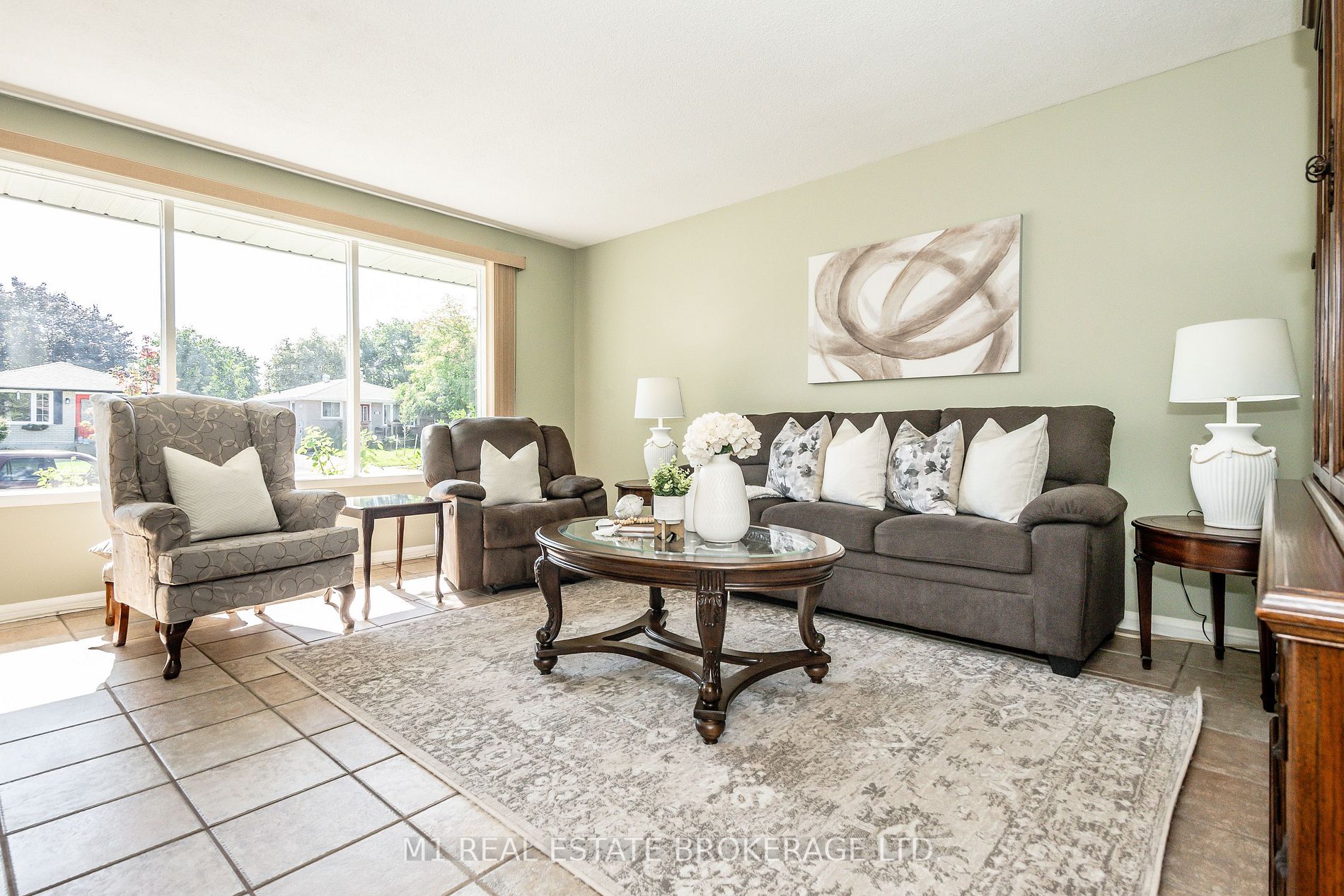 77 Mountford Dr